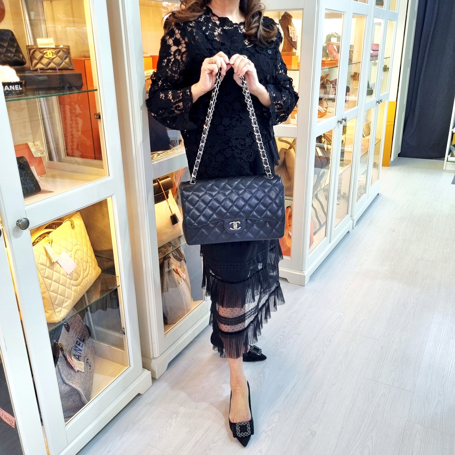 Chanel Classic Jumbo Double Flap Caviar Shw (Black)