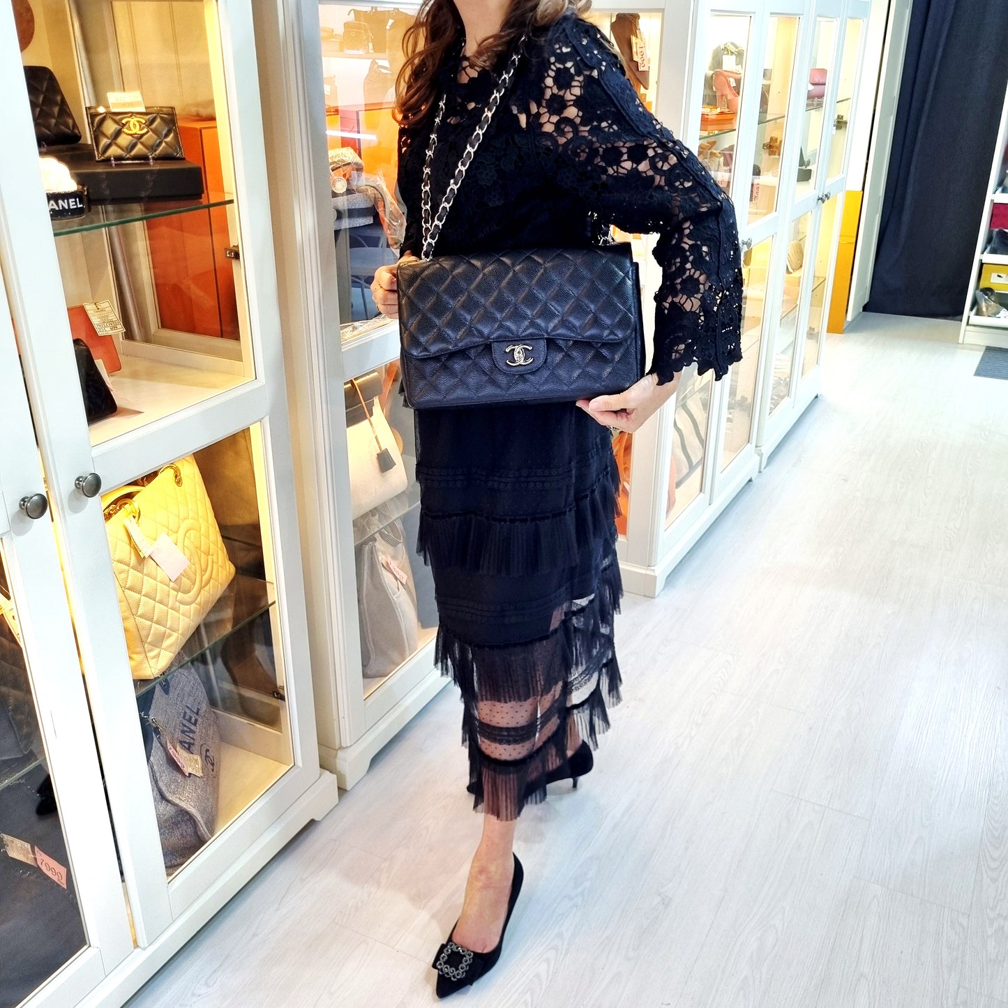 Chanel Classic Jumbo Double Flap Caviar Shw (Black)