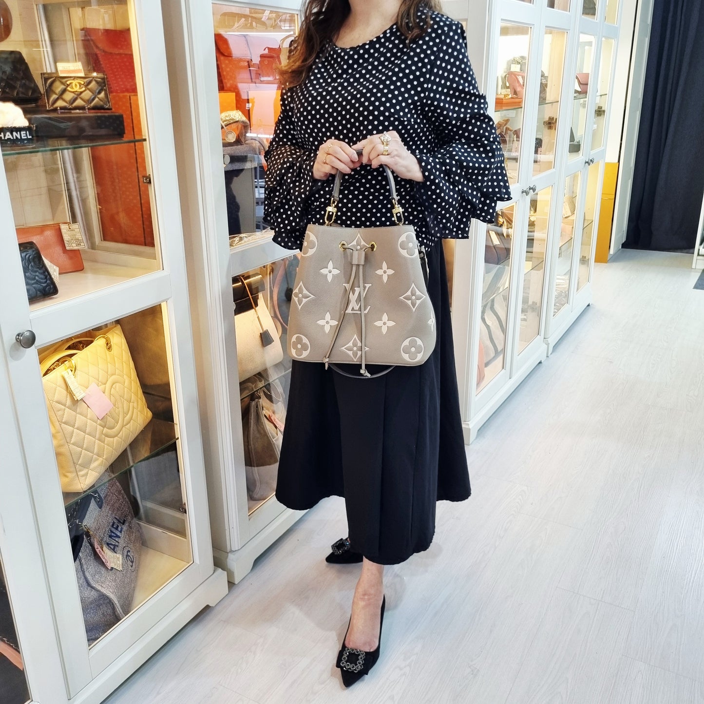 Louis Vuitton Neo Noe MM  Bicolour Monogram Empriente Leather Ghw( Tourterelle/Creme)