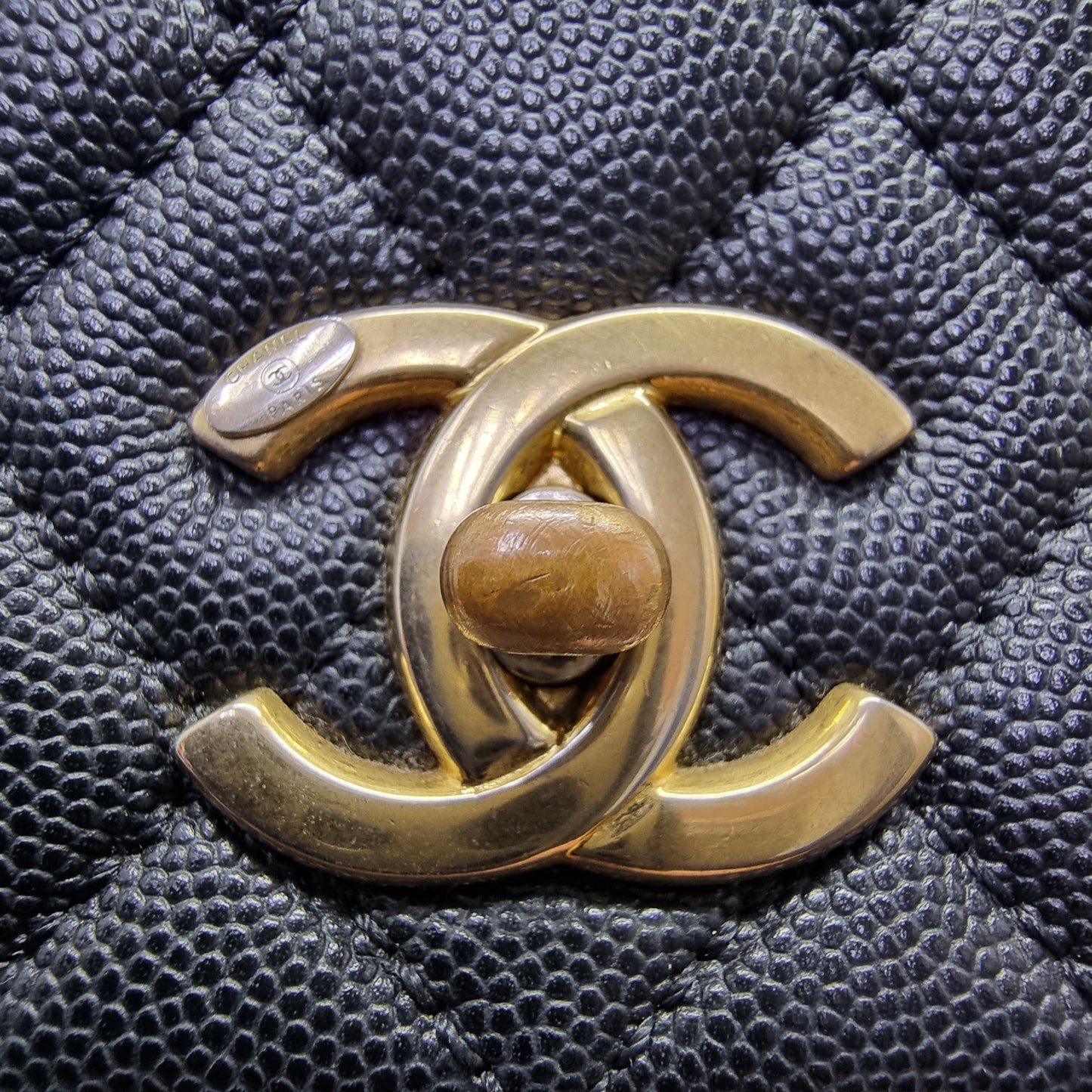 Chanel Coco Handle Medium Caviar Ghw (Black)