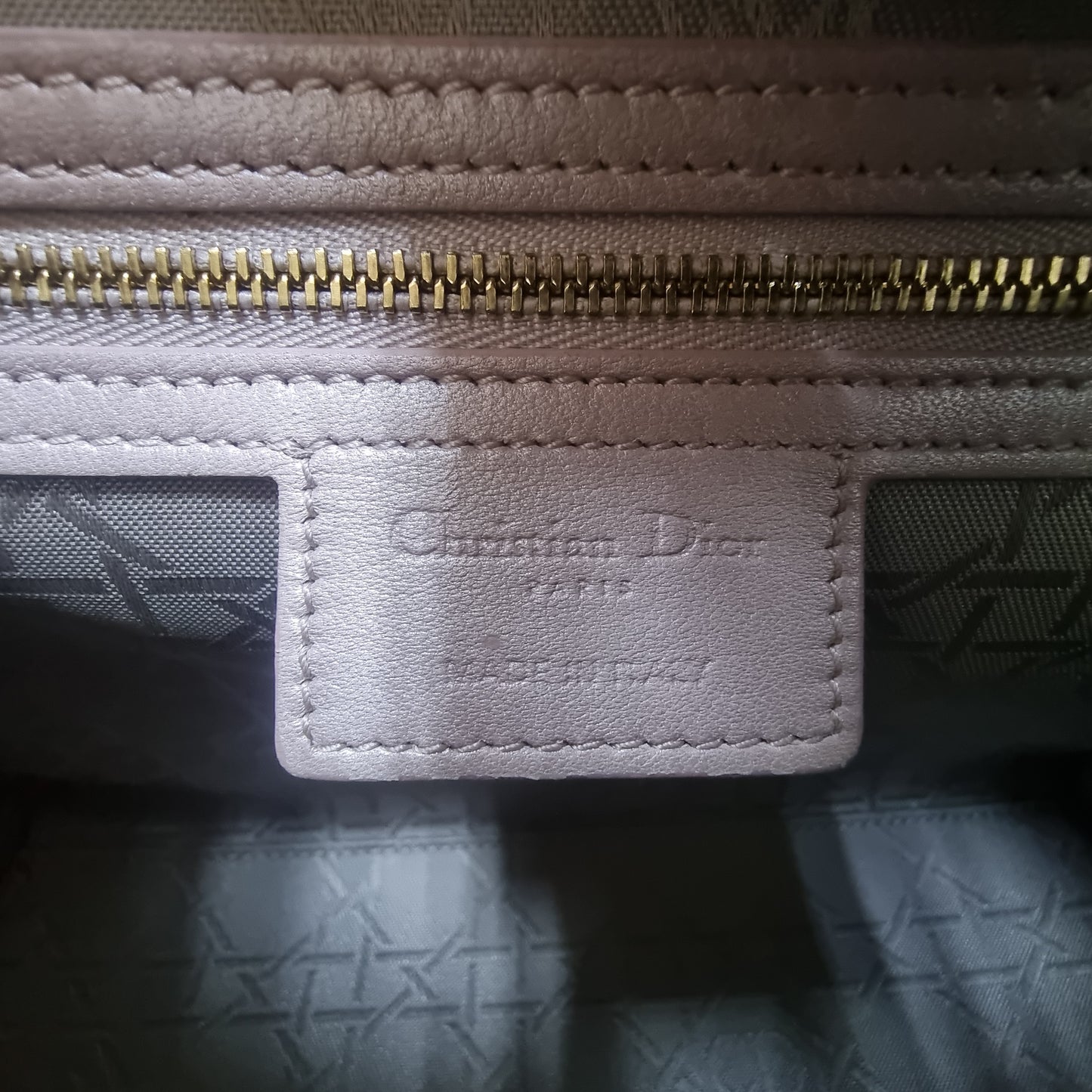 Christian Dior Lady Dior Medium Cannage Lambskin Ghw (Pearlescent Pink)