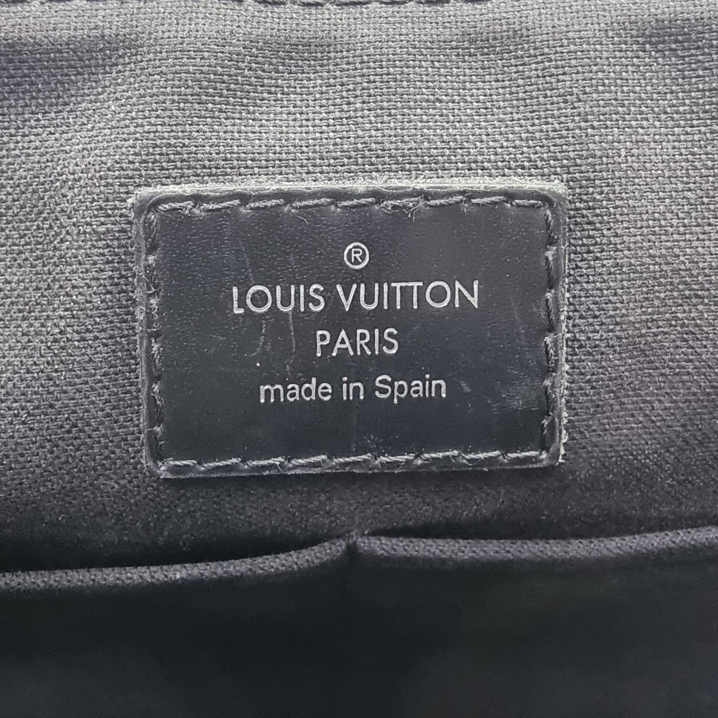 Louis Vuitton District PM Messenger Bag Damier Graphite Shw