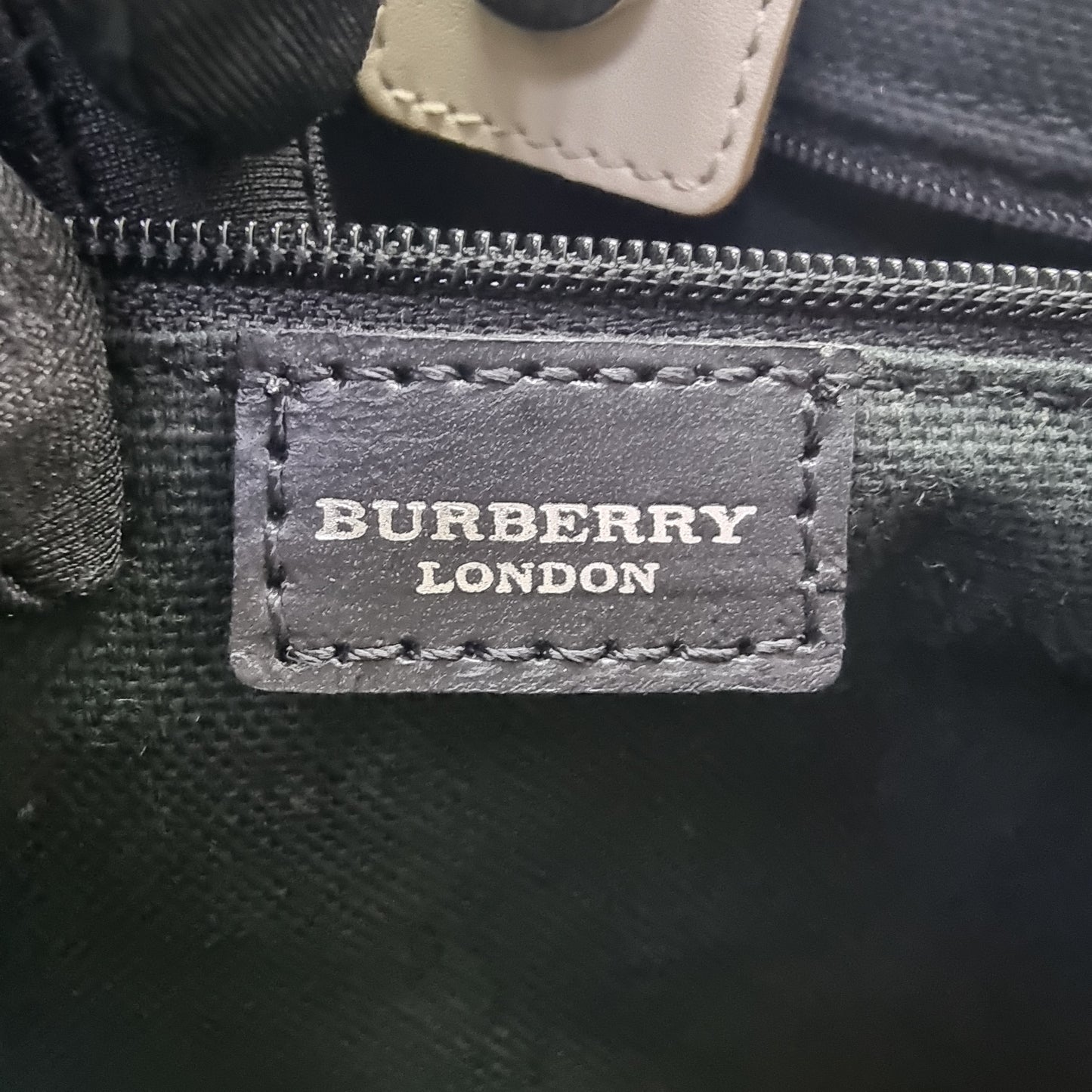 Burberry London Canvas Haymarket Check Shoulder Bag Shw (Light Grey)