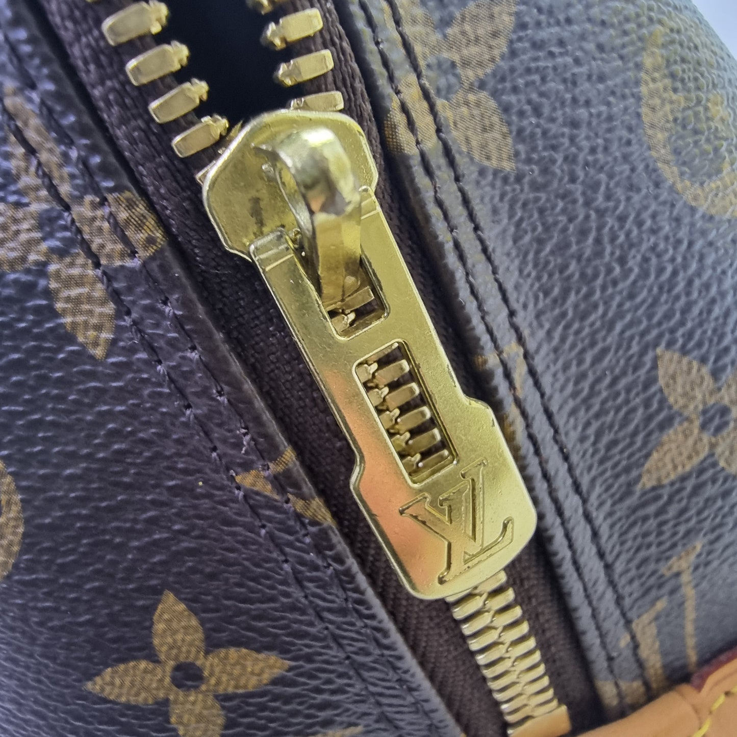 Louis Vuitton Alma GM Monogram  Ghw