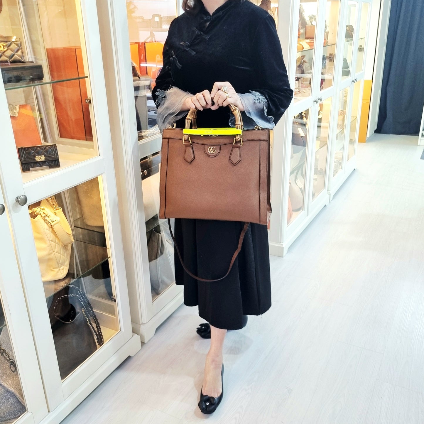 Gucci Diana Medium Bamboo Top Handle Leather Tote Bag Ghw (Brown)