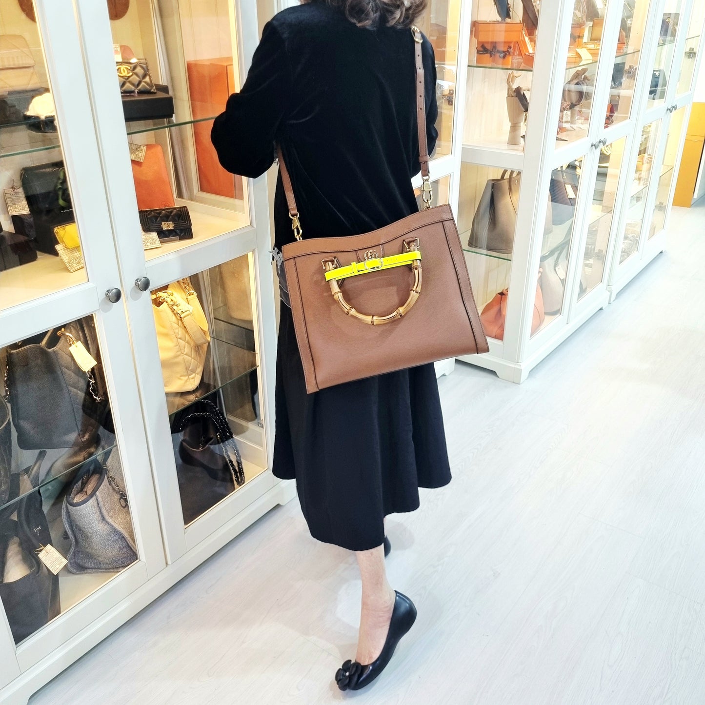 Gucci Diana Medium Bamboo Top Handle Leather Tote Bag Ghw (Brown)