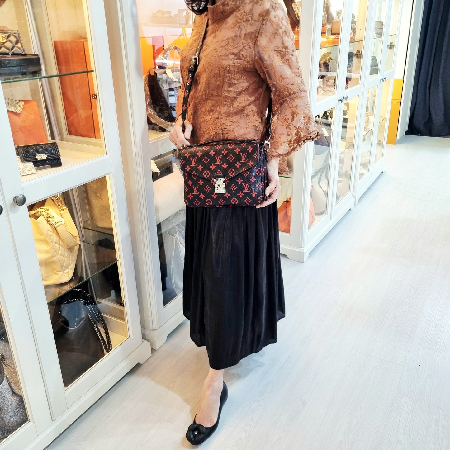 Louis Vuitton Pochette Metis Monogram Infrarouge Ghw