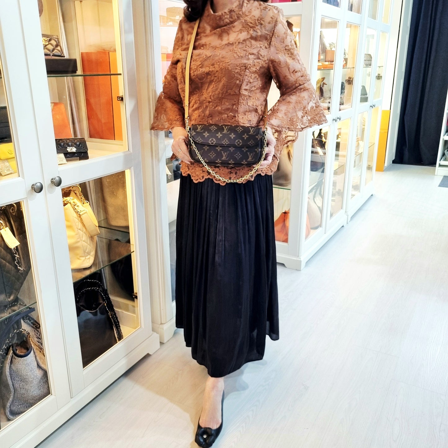 Louis Vuitton Ivy Wallet On Chain Monogram Ghw