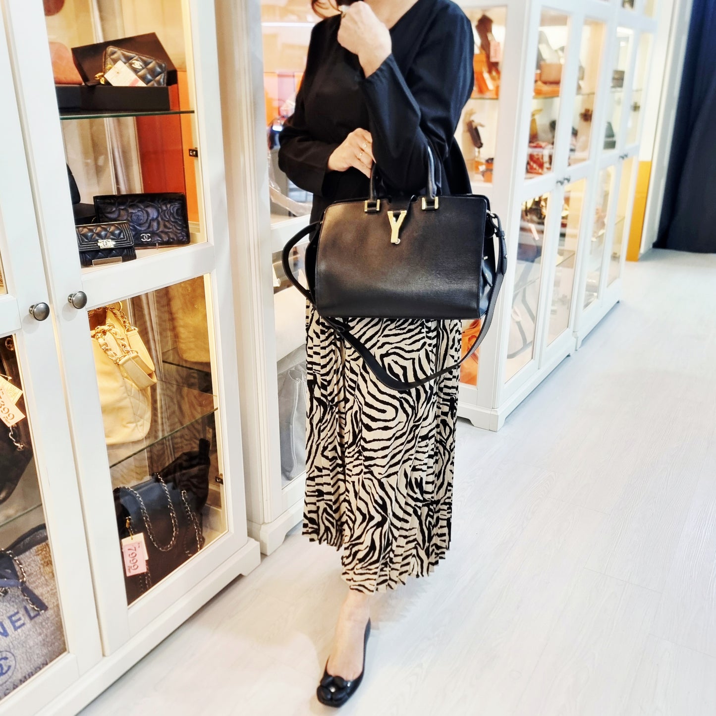 YSL Cabas Chyc Small Leather Bag Ghw (Black)