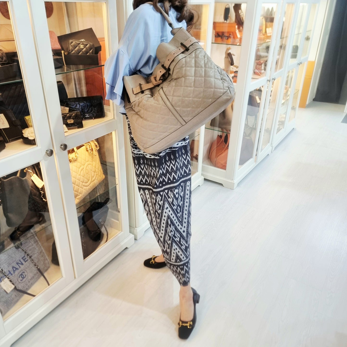 Burberry Enmore Quilted Leather Hobo Bag Antique Brass Hw (Grey)