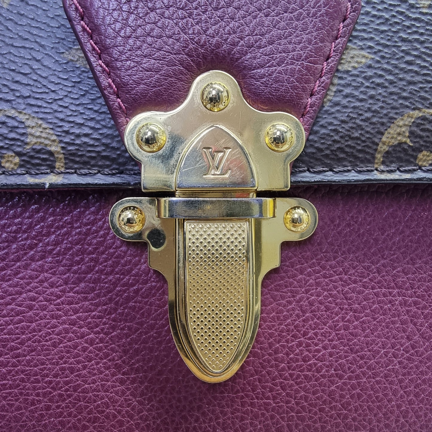 Louis Vuitton Victoire Crossbody Monogram Raisin Ghw