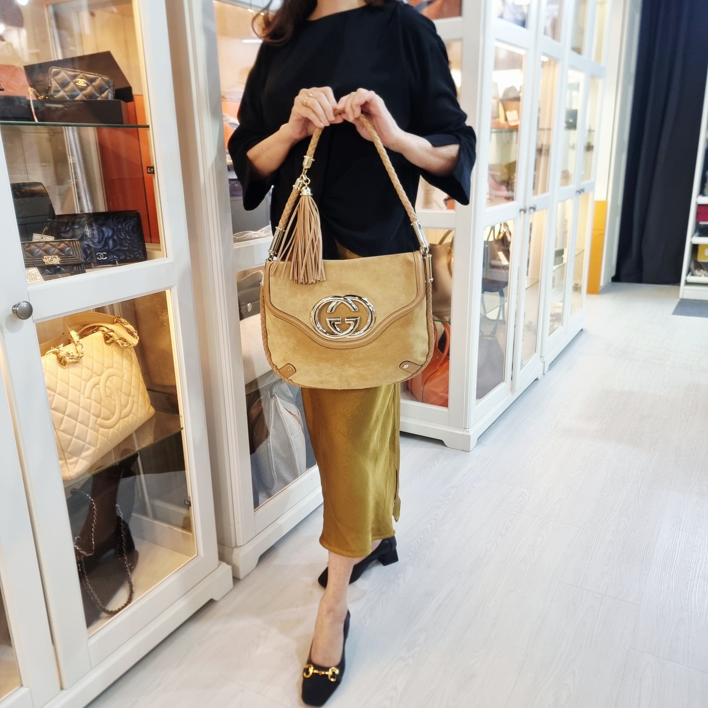 Gucci Britt Tassel Medium Hobo Bag Ghw ( Tan/Brown)