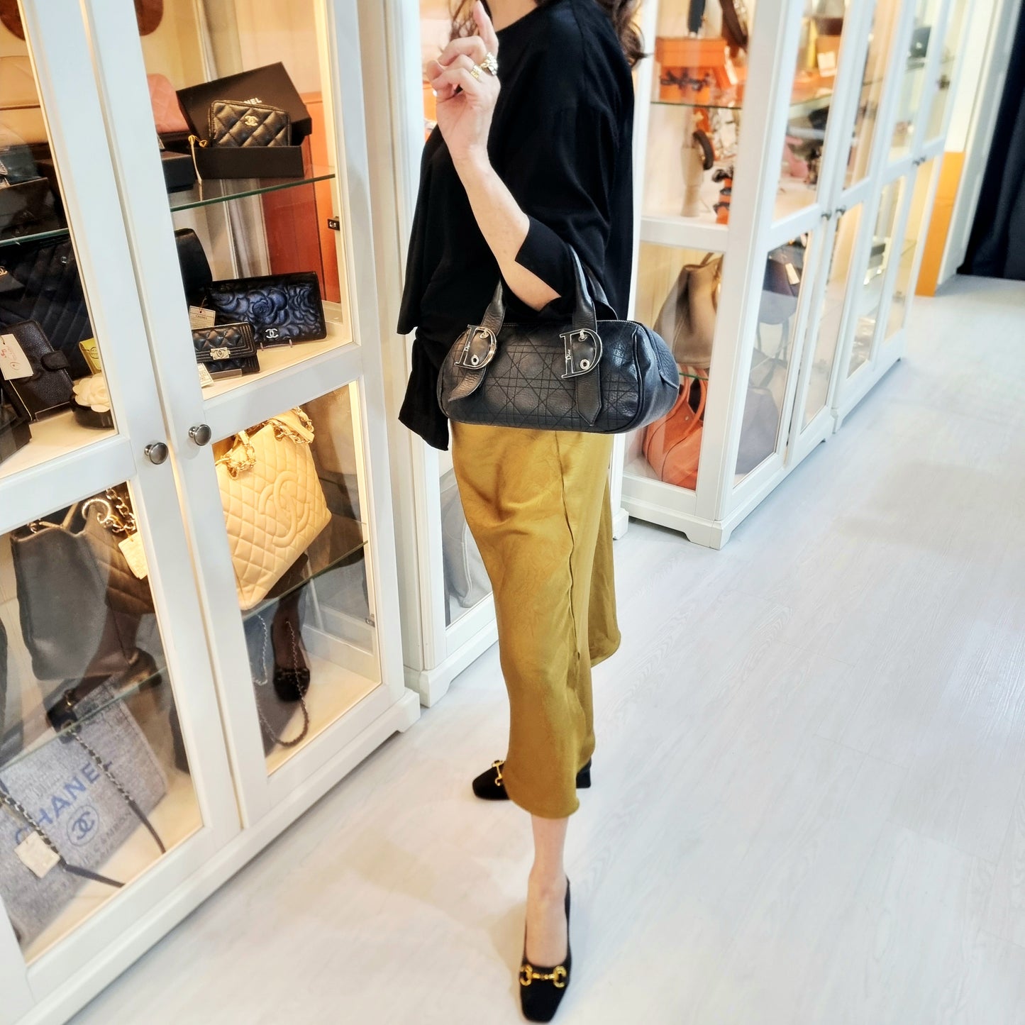 Christian Dior Dior Cannage Quilted Leather Bowler Bag Shw (Black)