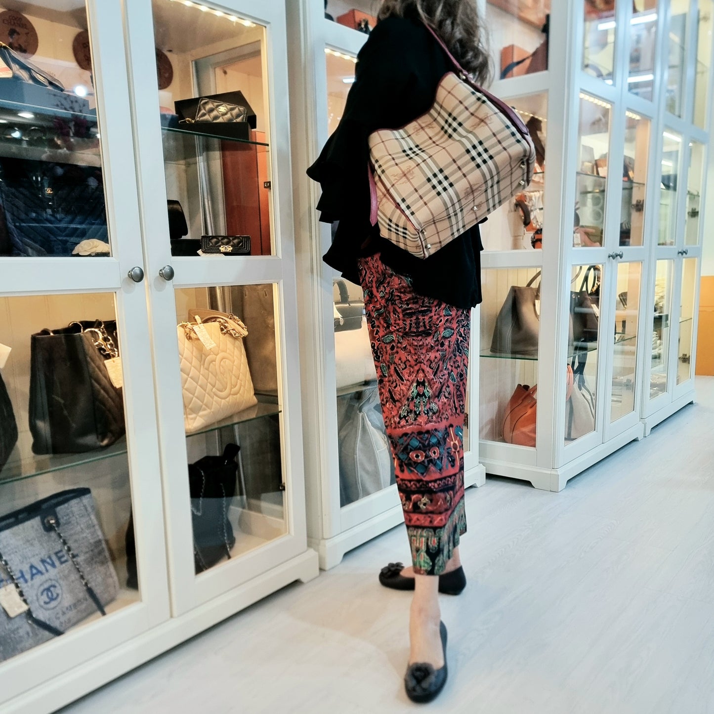 Burberry Haymarket Check Canterbury Canvas Hobo Bag Ghw (Red)