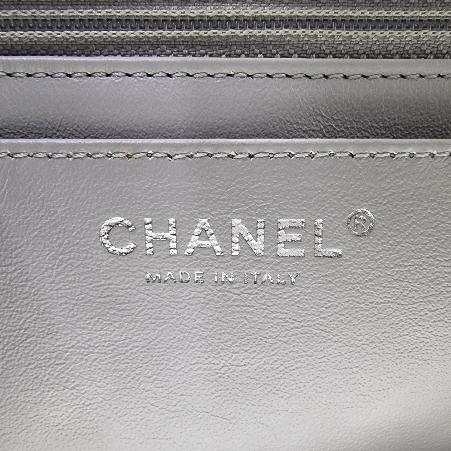 Chanel Classic Jumbo Single Flap Caviar Shw (Light Grey)