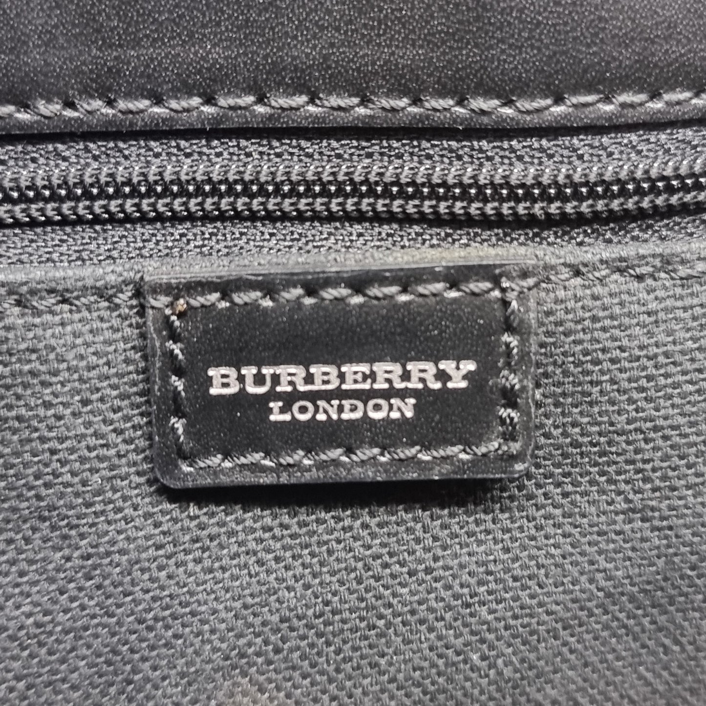 Burberry Horseferry Check Canvas Top Handle Bag Shw (Black)