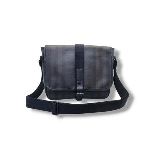 Burberry Smoked Check Canvas Messenger Bag Bhw (Black/Brown)
