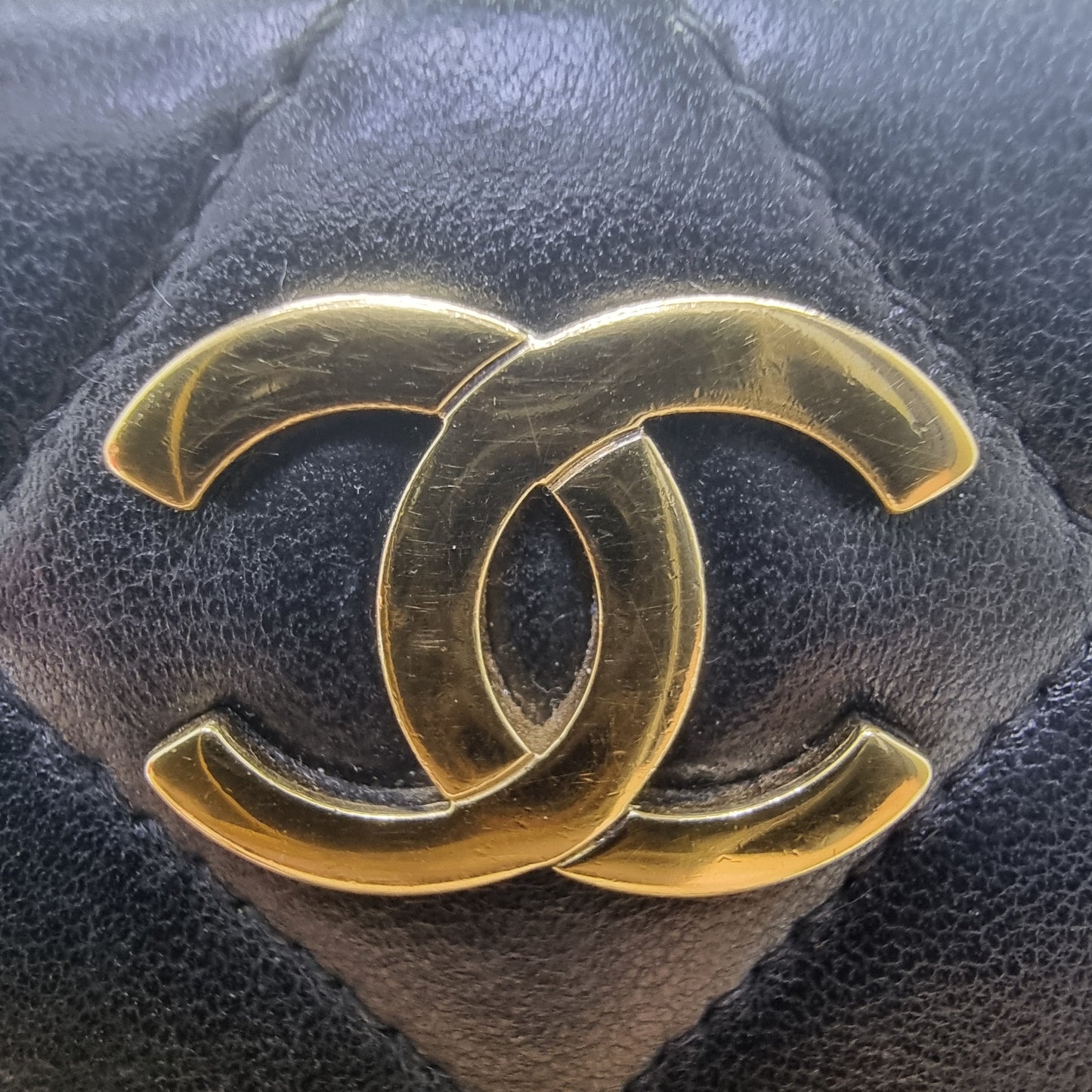 Chanel Vintage Quilted Lambskin Shoulder Bag Ghw (Black)