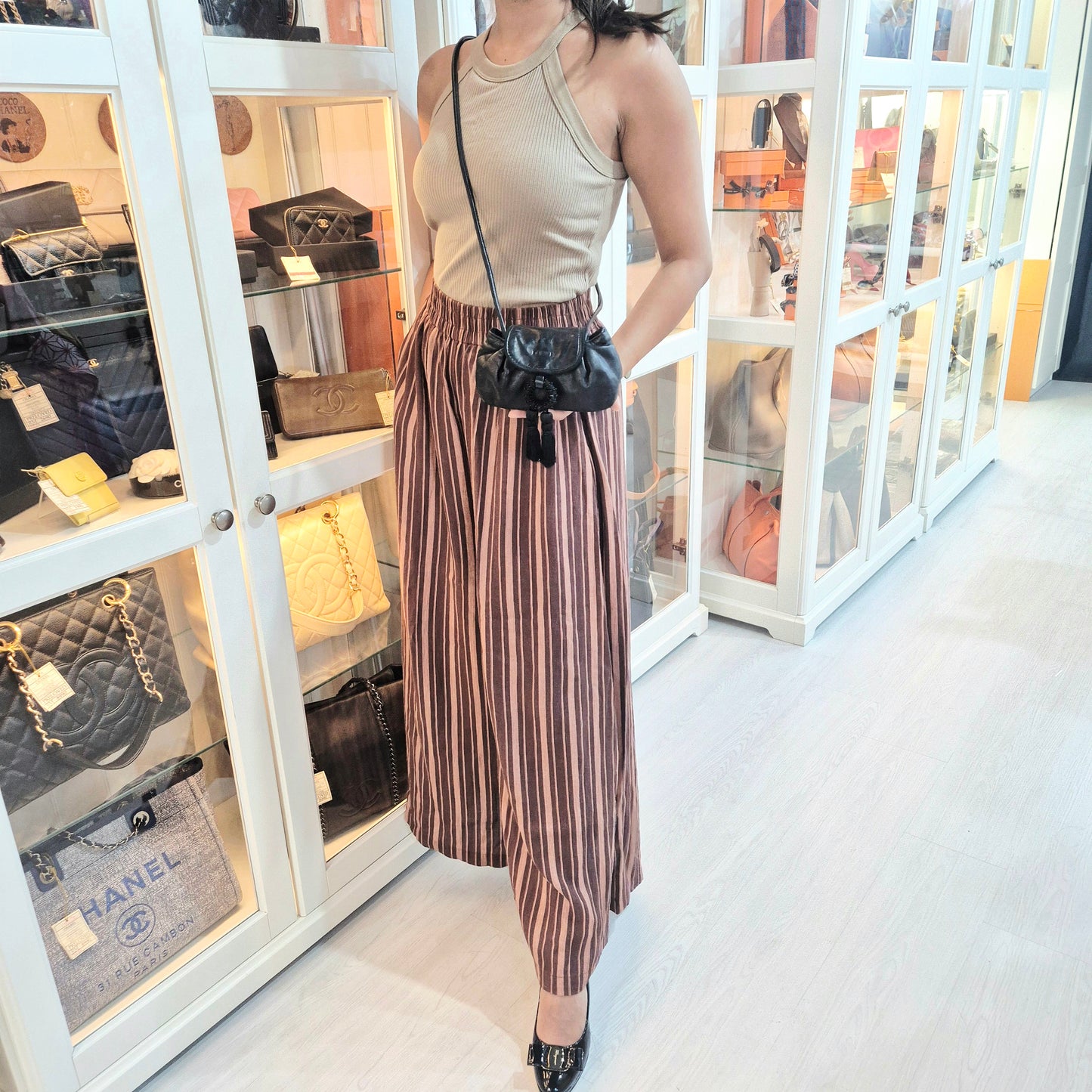 Loewe Vintage Nappa Leather Tassel Crossbody Ghw (Black)