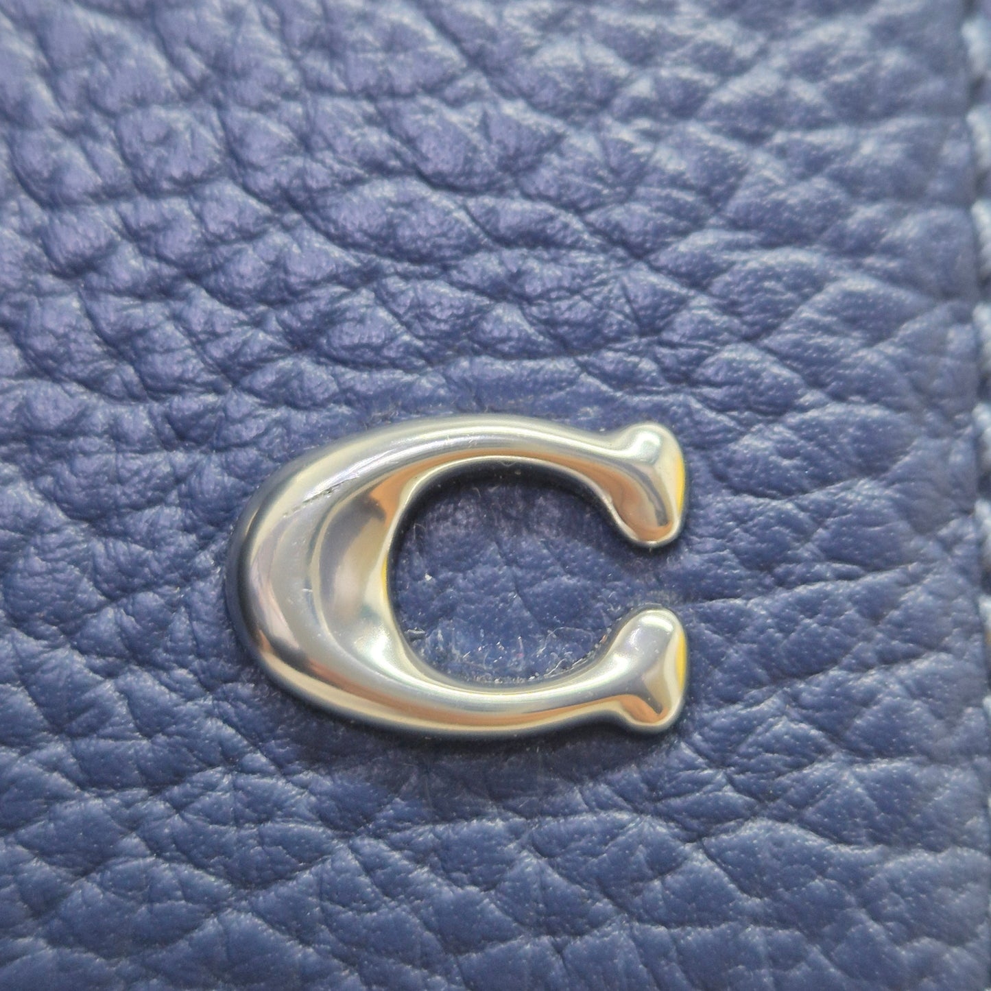 Coach Bifold Wallet With Chain Pebbled Leather Shw (Blue)