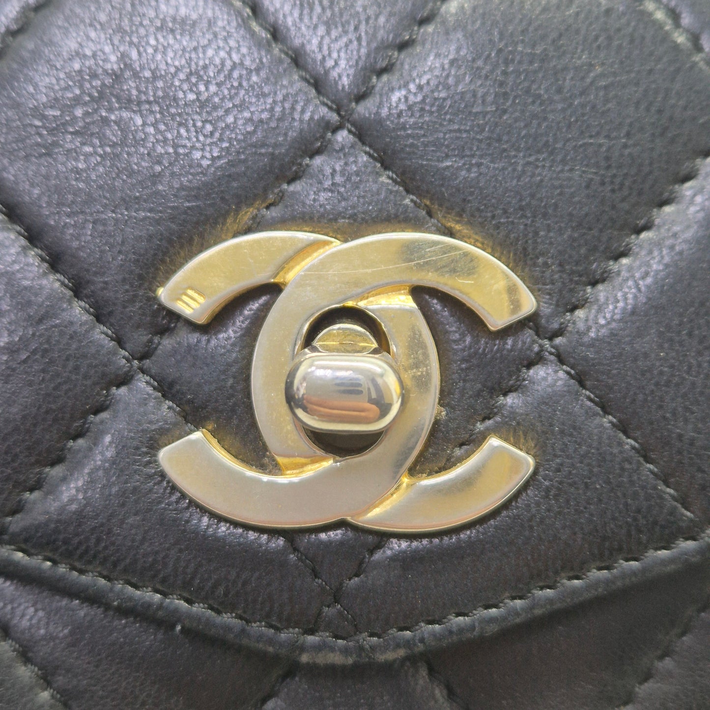 Chanel Vintage Quilted CC Belt Bag Lambskin Ghw (Black)