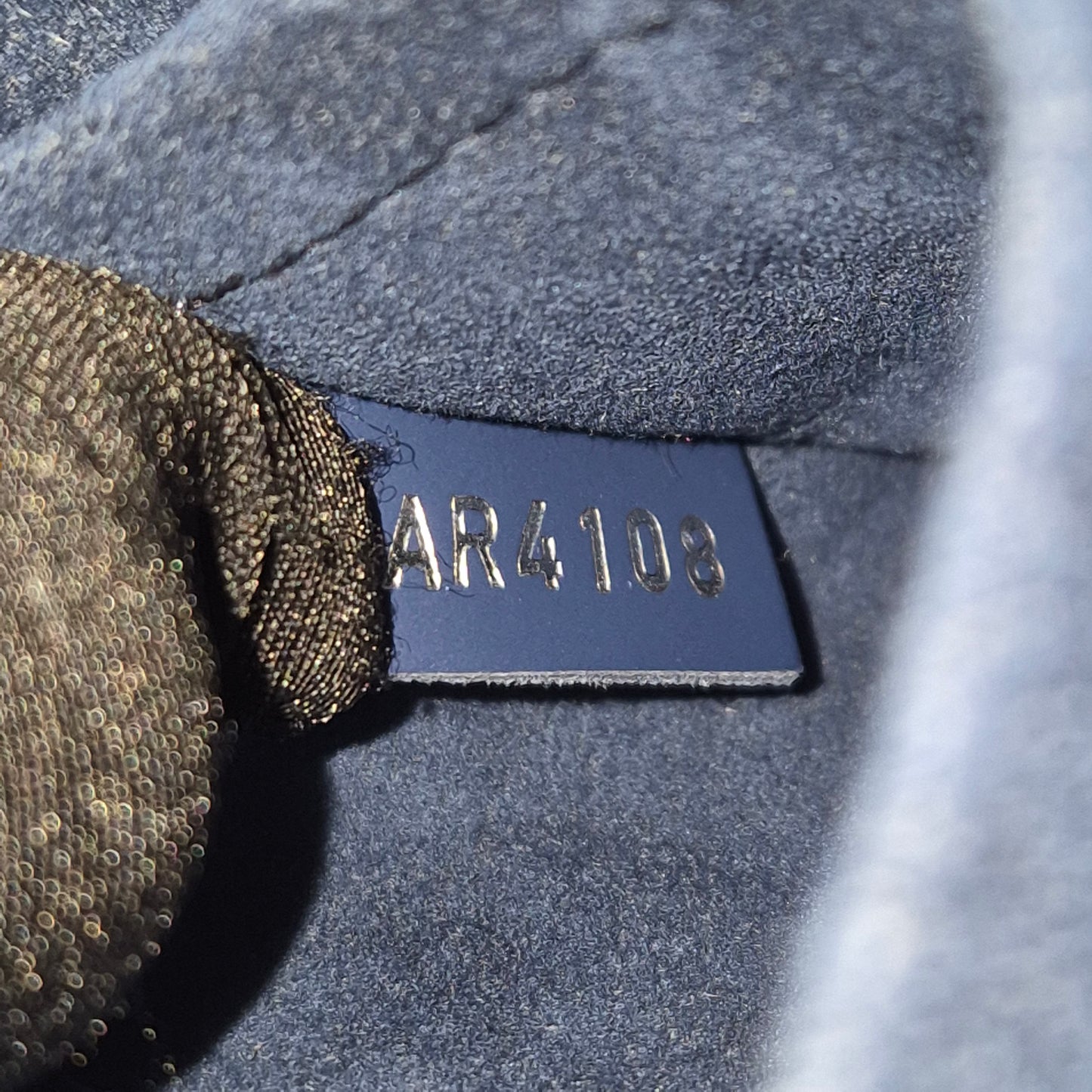 Louis Vuitton	Alma BB Epi Indigo Blue Shw