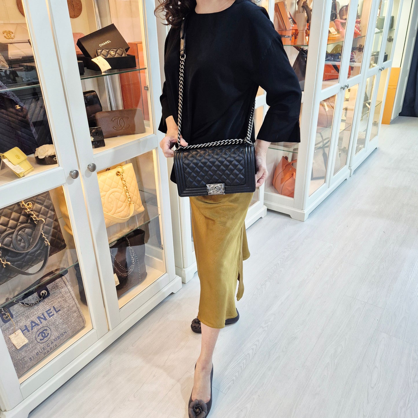 Chanel Boy Medium Caviar Rhw (Black)