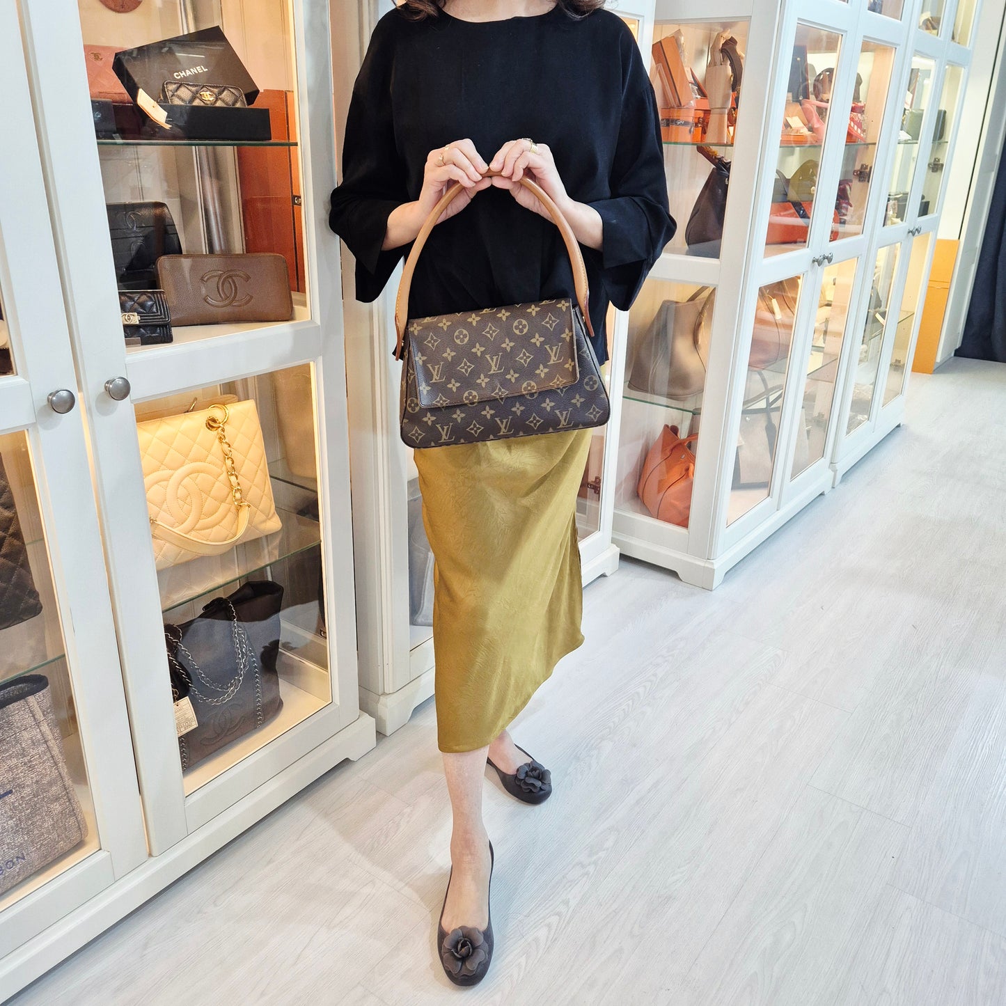 Louis Vuitton Looping PM Monogram Ghw