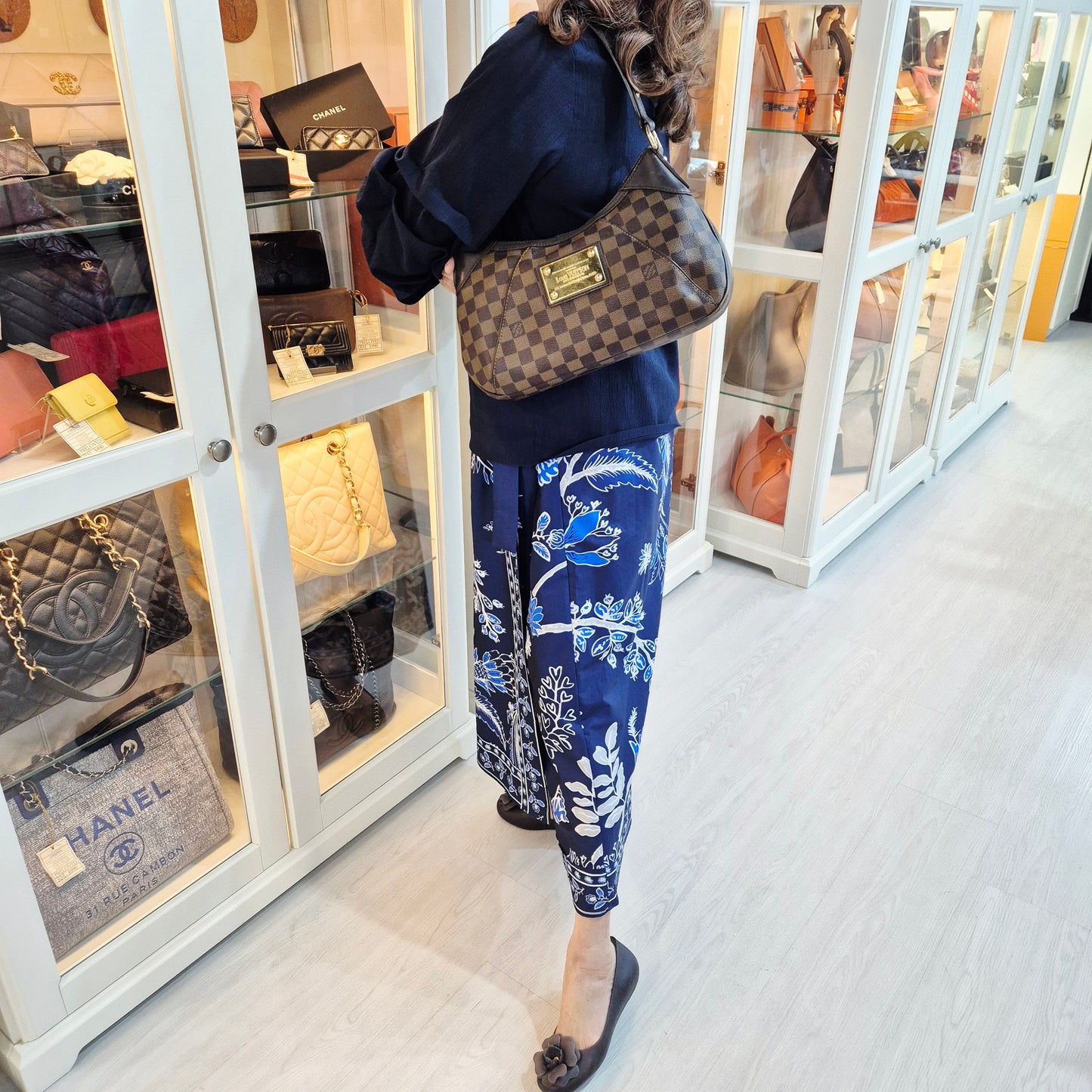 Louis Vuitton Thames PM Damier Ebene Ghw