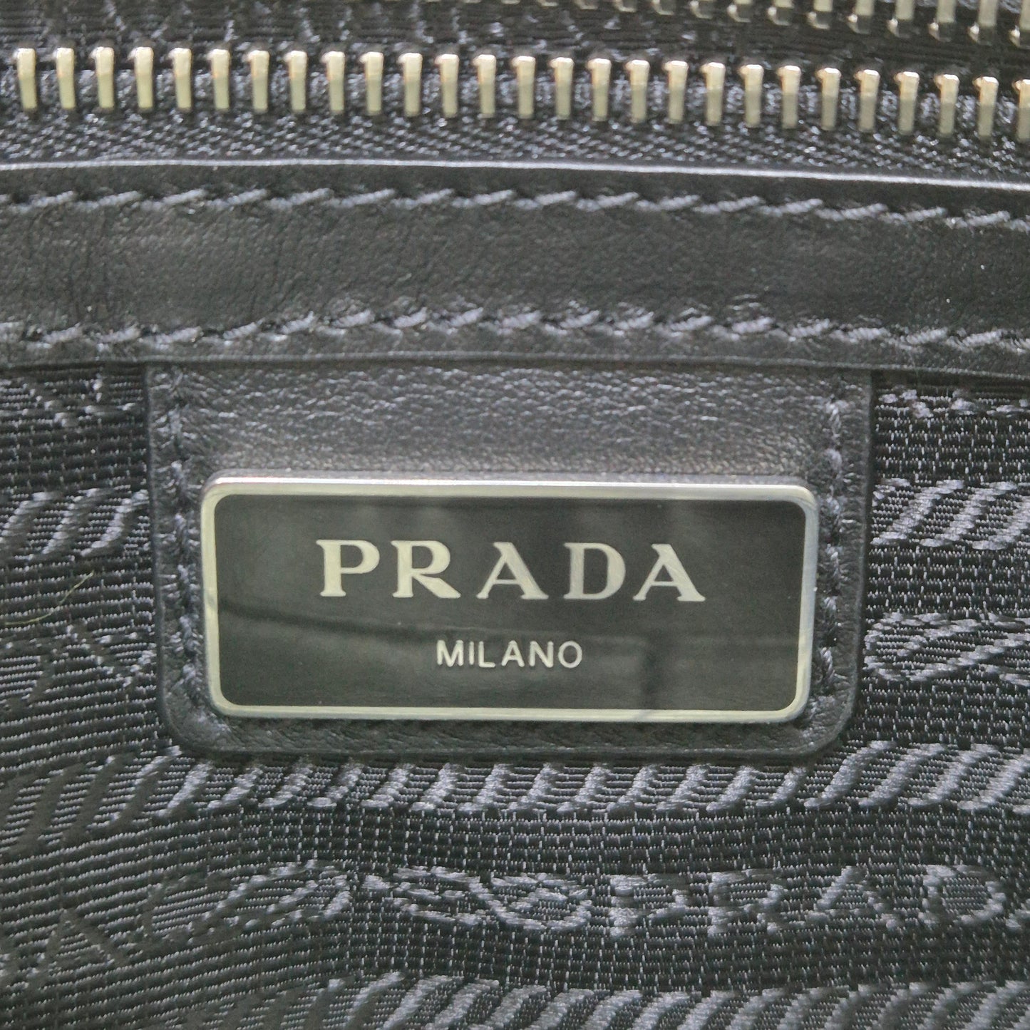 Prada Saffiano Leather Wrist Clutch Shw (Black)