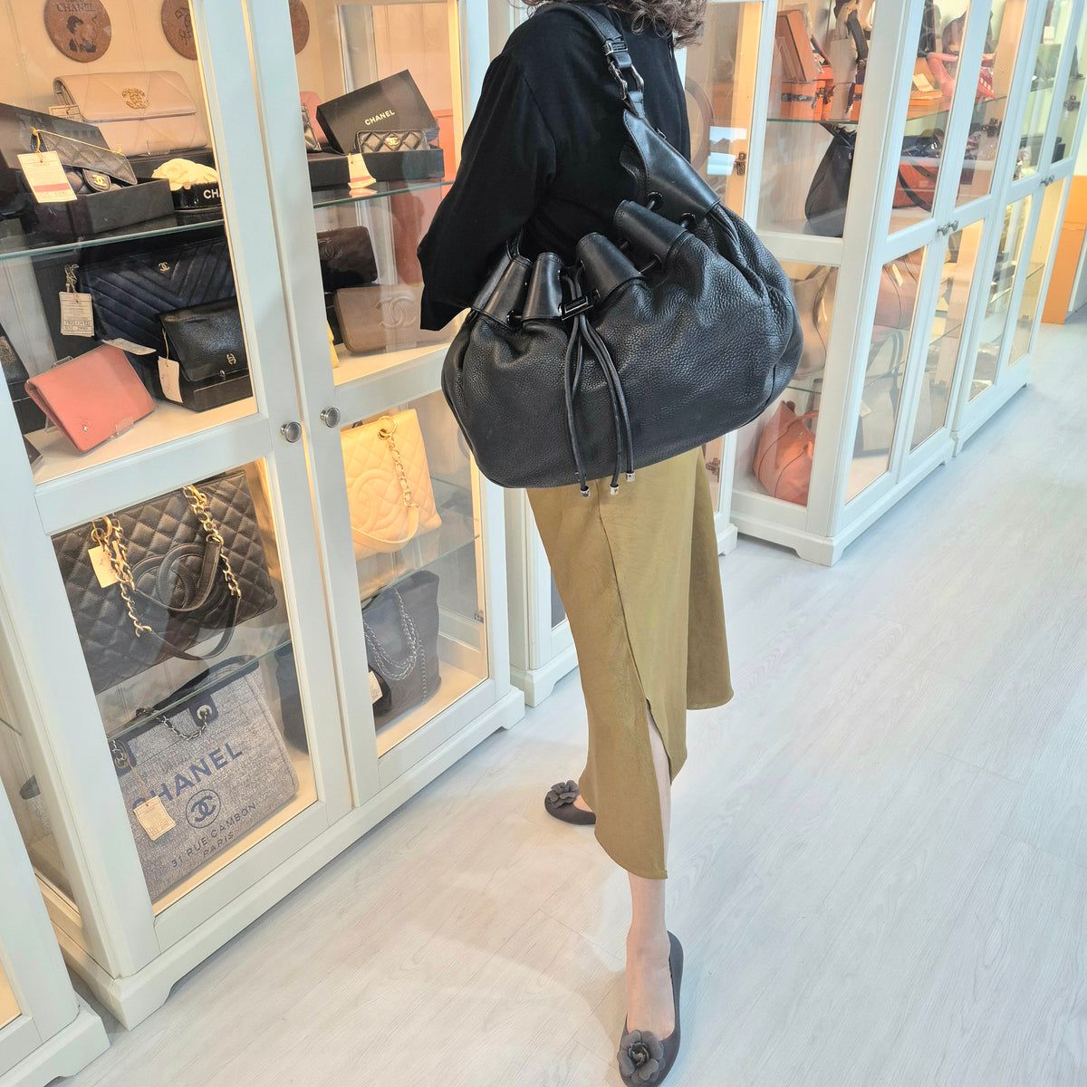Burberry Prorsum Large Warrior Leather Hobo Bag (Black)