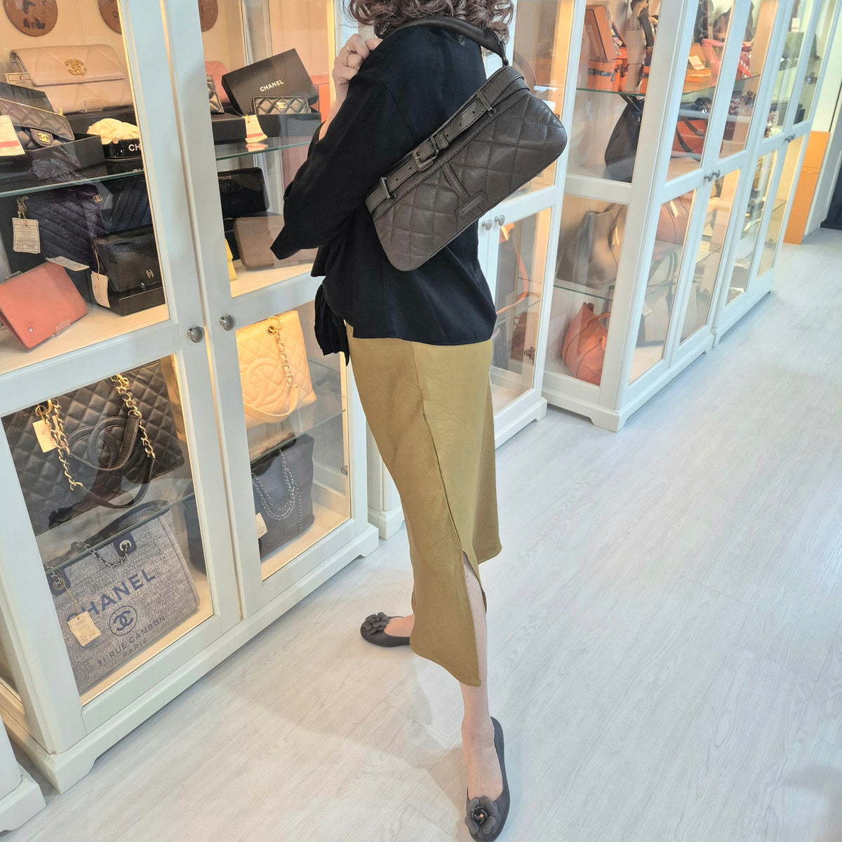 Burberry Trench Quilted Leather Enmore Shoulder Bag Bronze Hw (Brown)
