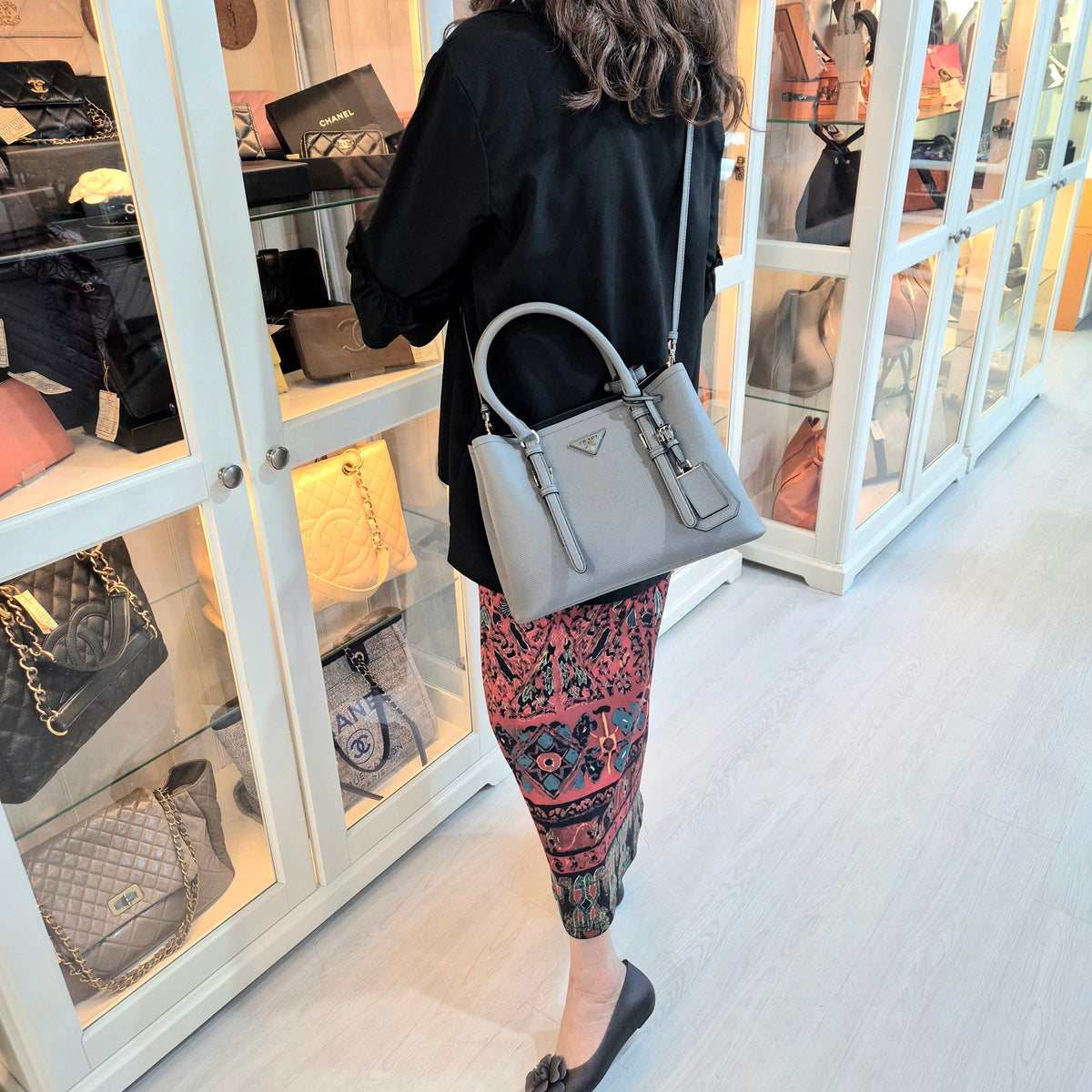 Prada Saffiano Cuir Leather Tote Shw (Grey)