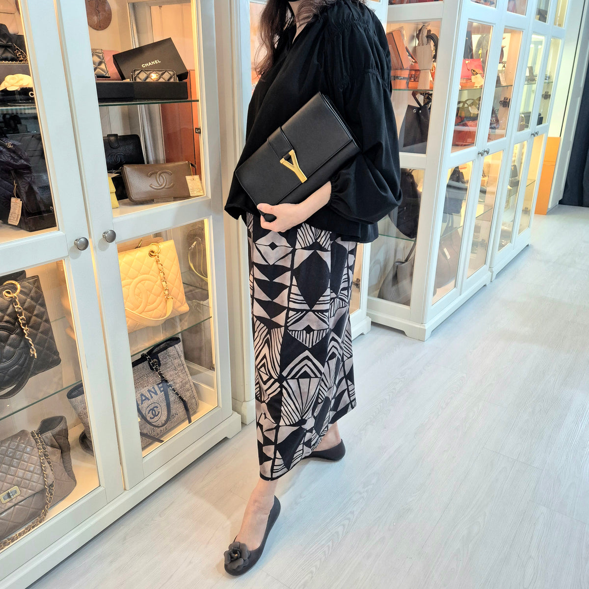 YSL Ligne Y Clutch Calfskin Leather Ghw (Black)