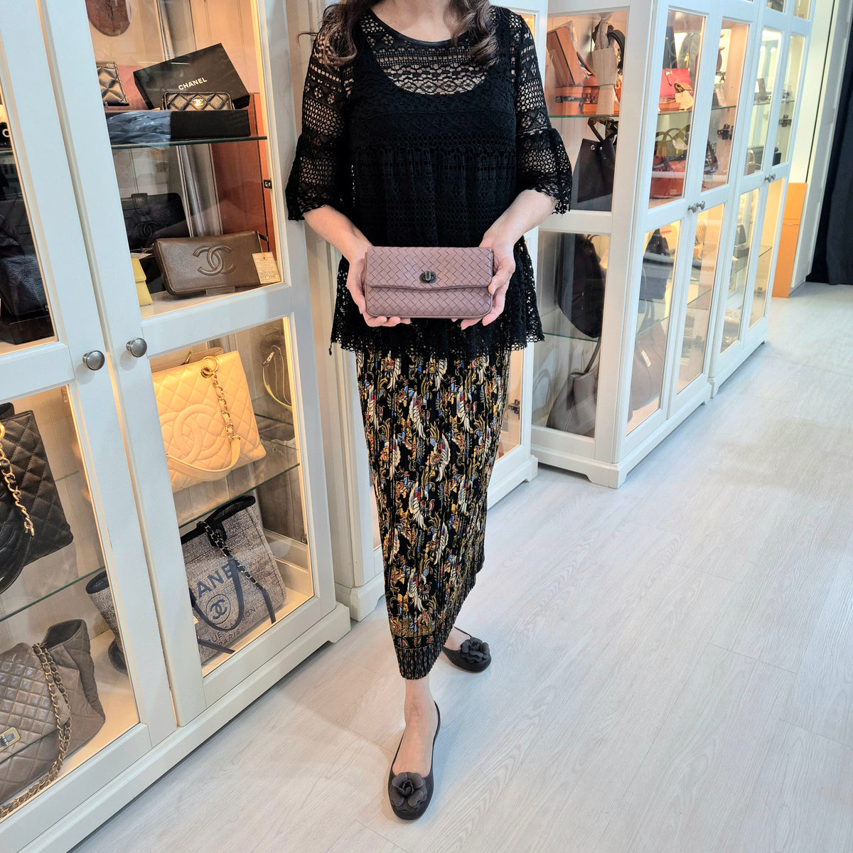 Bottega Intrecciato Nappa Leather Turnlock Clutch Gunmetal Hw (Purple)