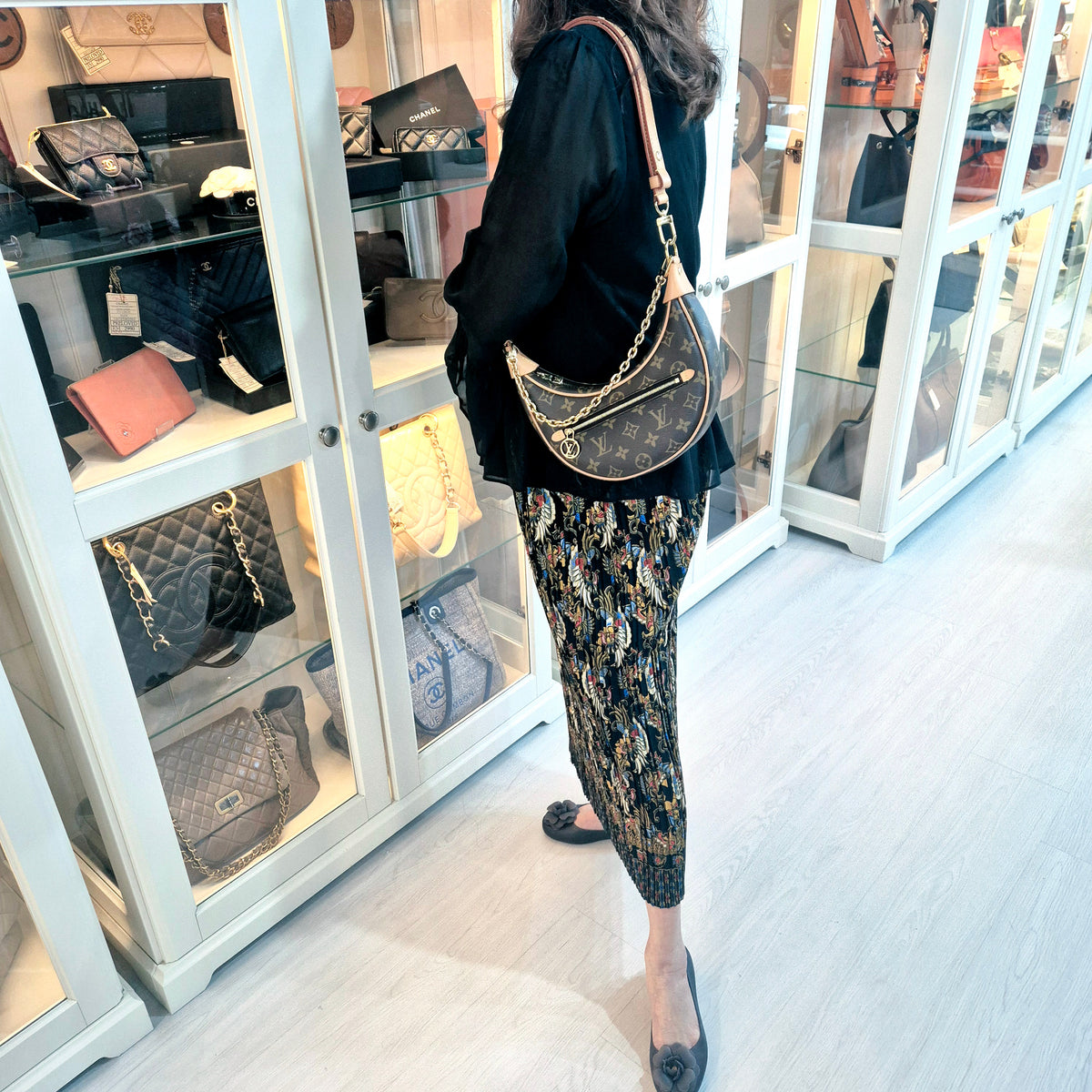 Louis Vuitton Loop Bag Monogram Ghw