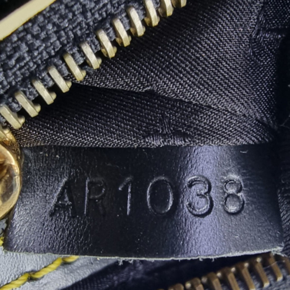 Louis Vuitton Suhali Leather Clutch Ghw (Black)