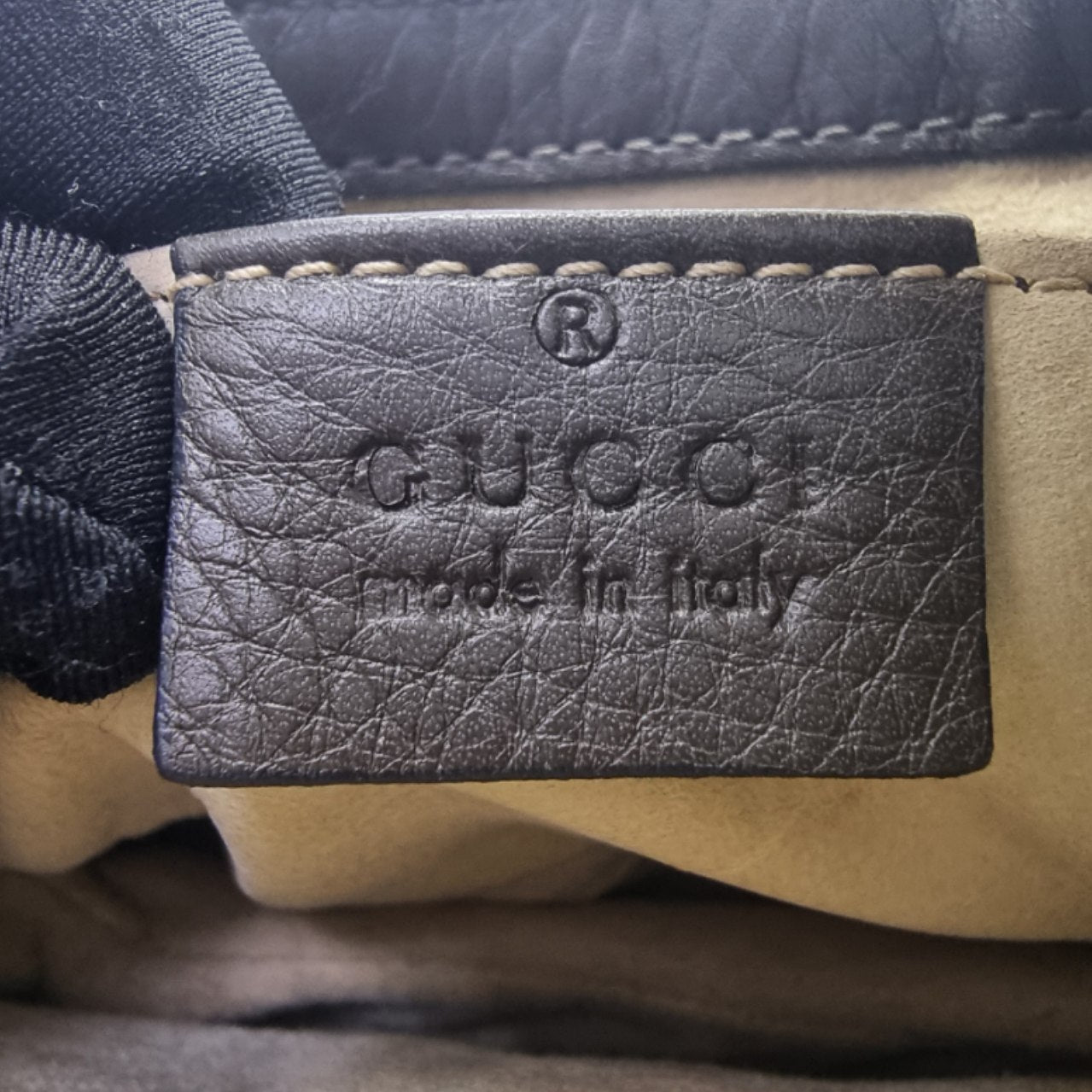 Gucci 1973 Small Chain Pebbled Leather Crossbody Ghw (Dark Grey)