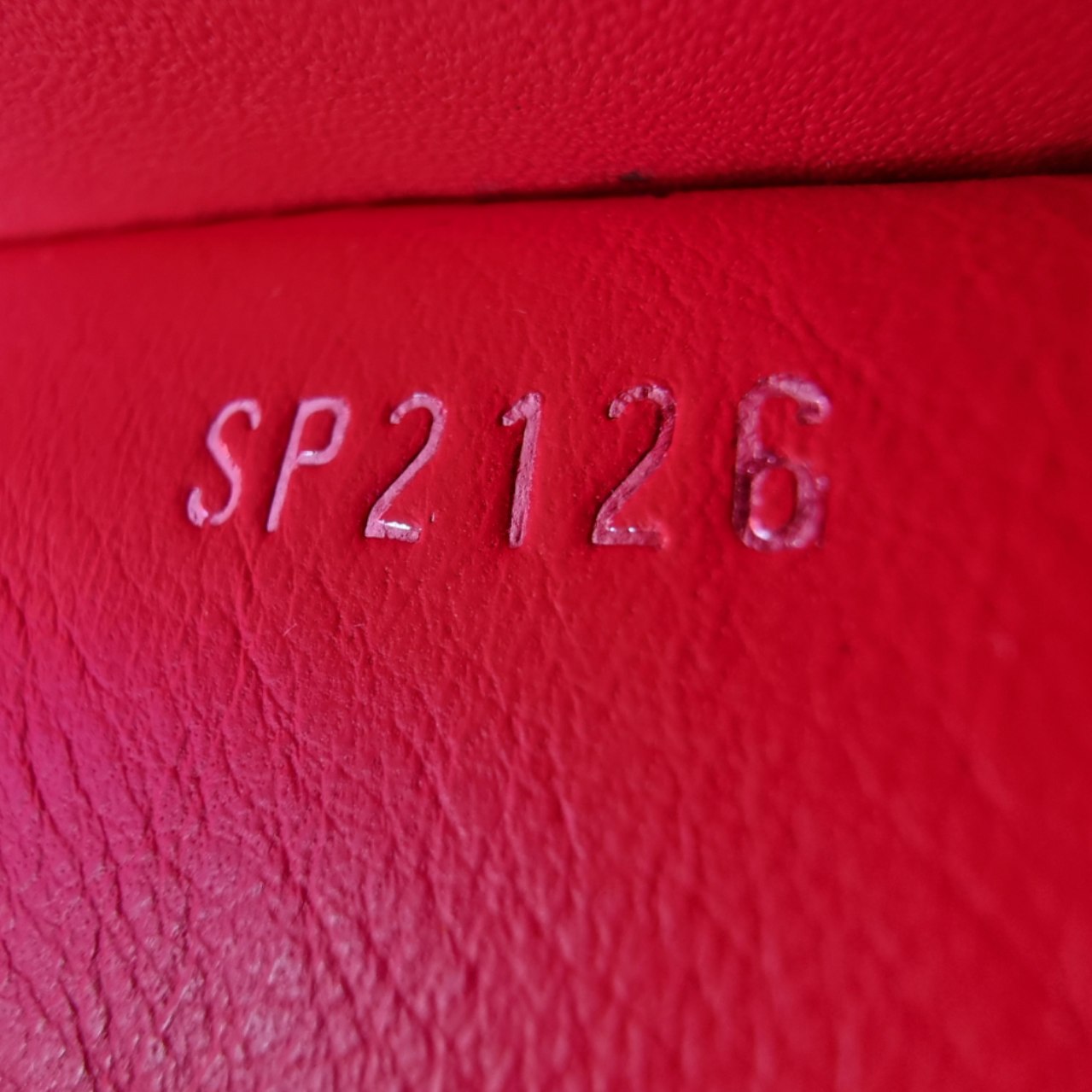 Louis Vuitton Capucines GM Taurillon Leather Shw (Black)