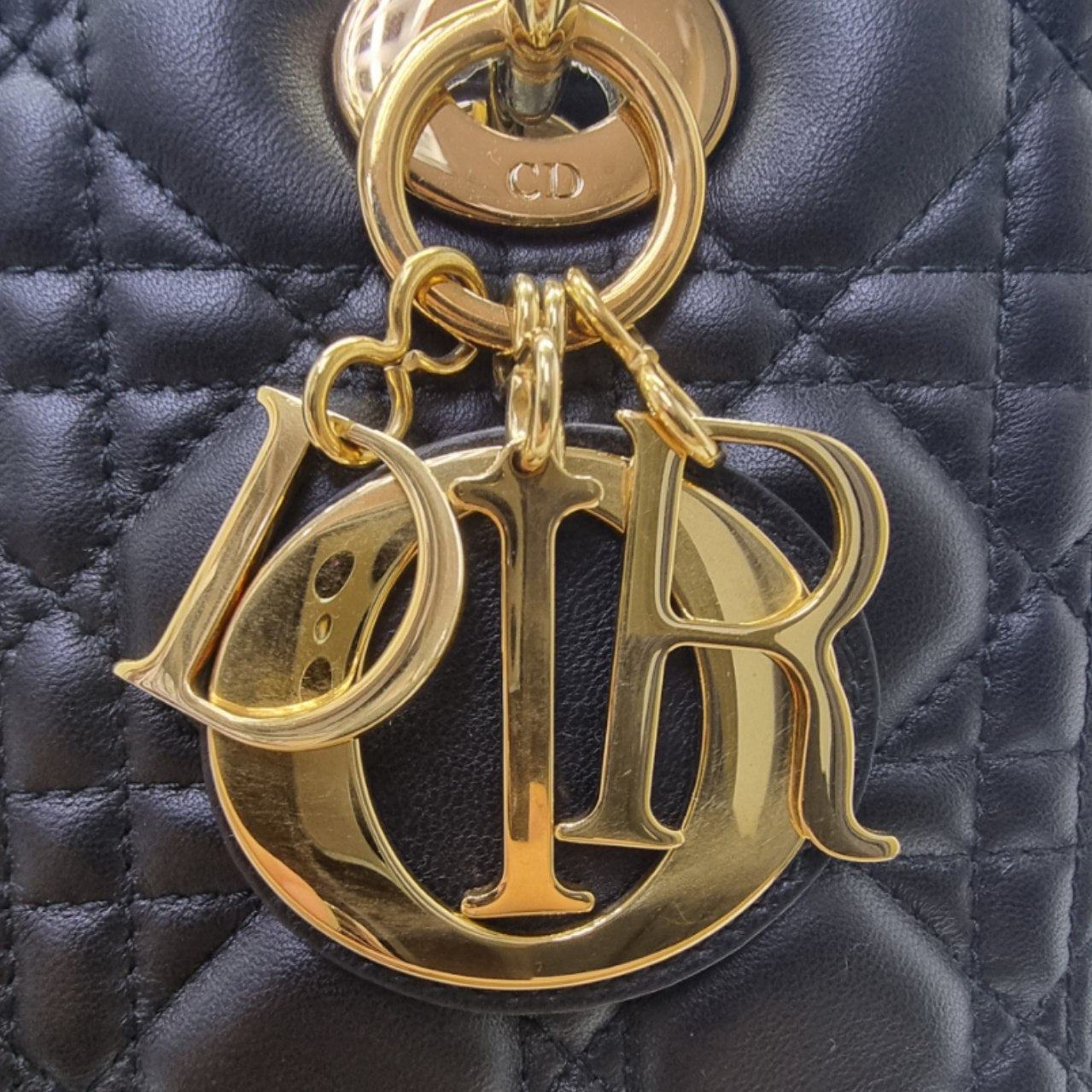 Christian Dior Lady Dior Medium Cannage Lambskin Ghw (Black)