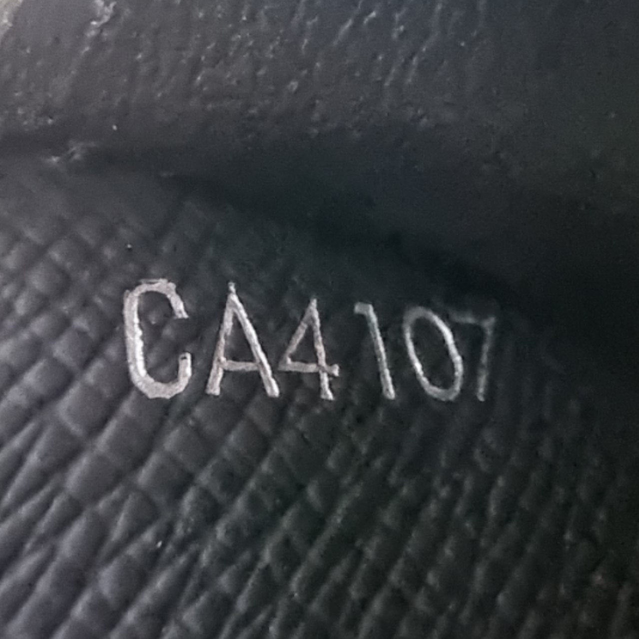 Louis Vuitton Wallet Zippy Organiser Epi Black Shw