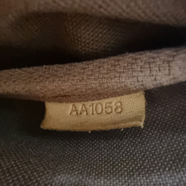 Louis Vuitton Eva Clutch Monogram Ghw