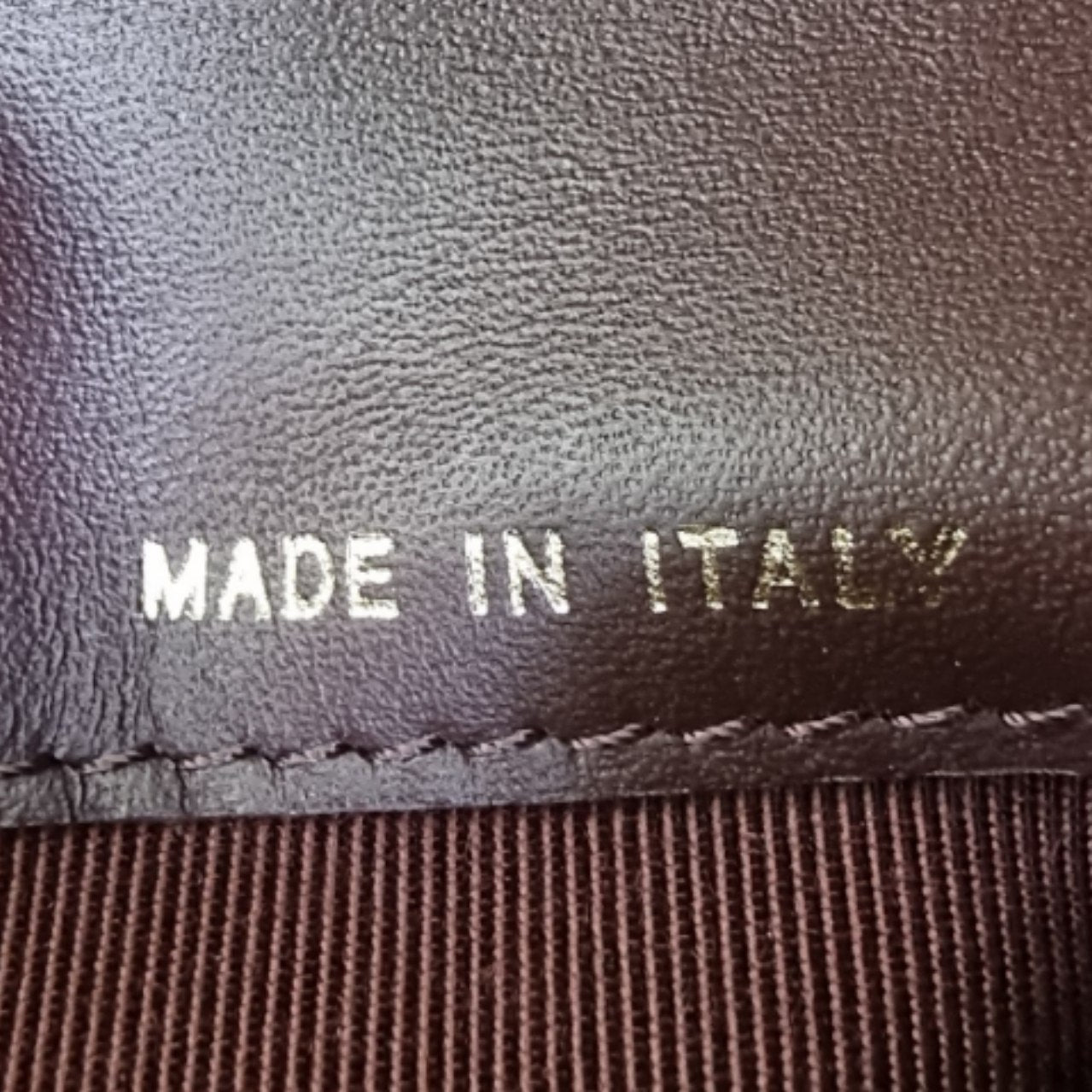 Chanel Bifold Wallet Caviar Ghw (Black)