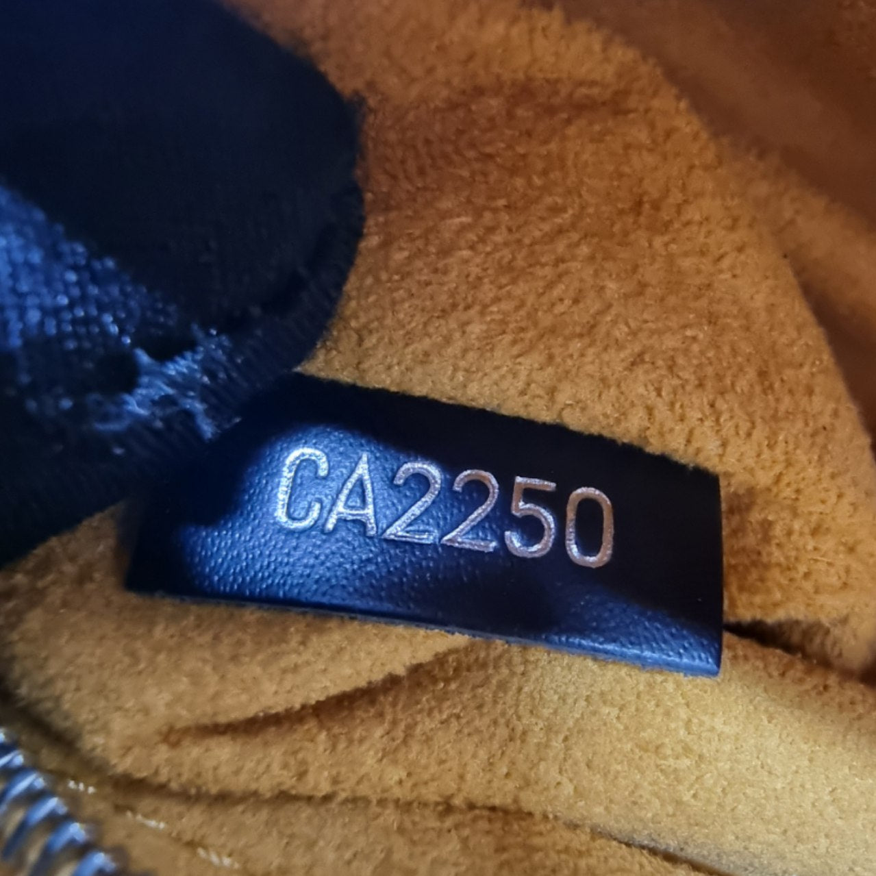 Louis Vuitton Grenelle MM Epi Shw (Black)