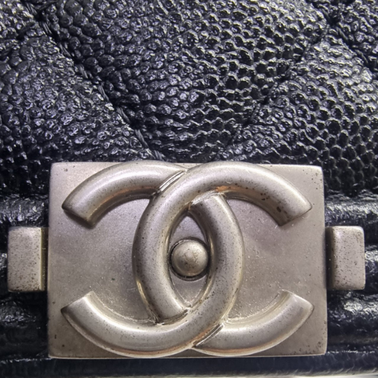 Chanel Boy Curve Mini Caviar Shw (Black)