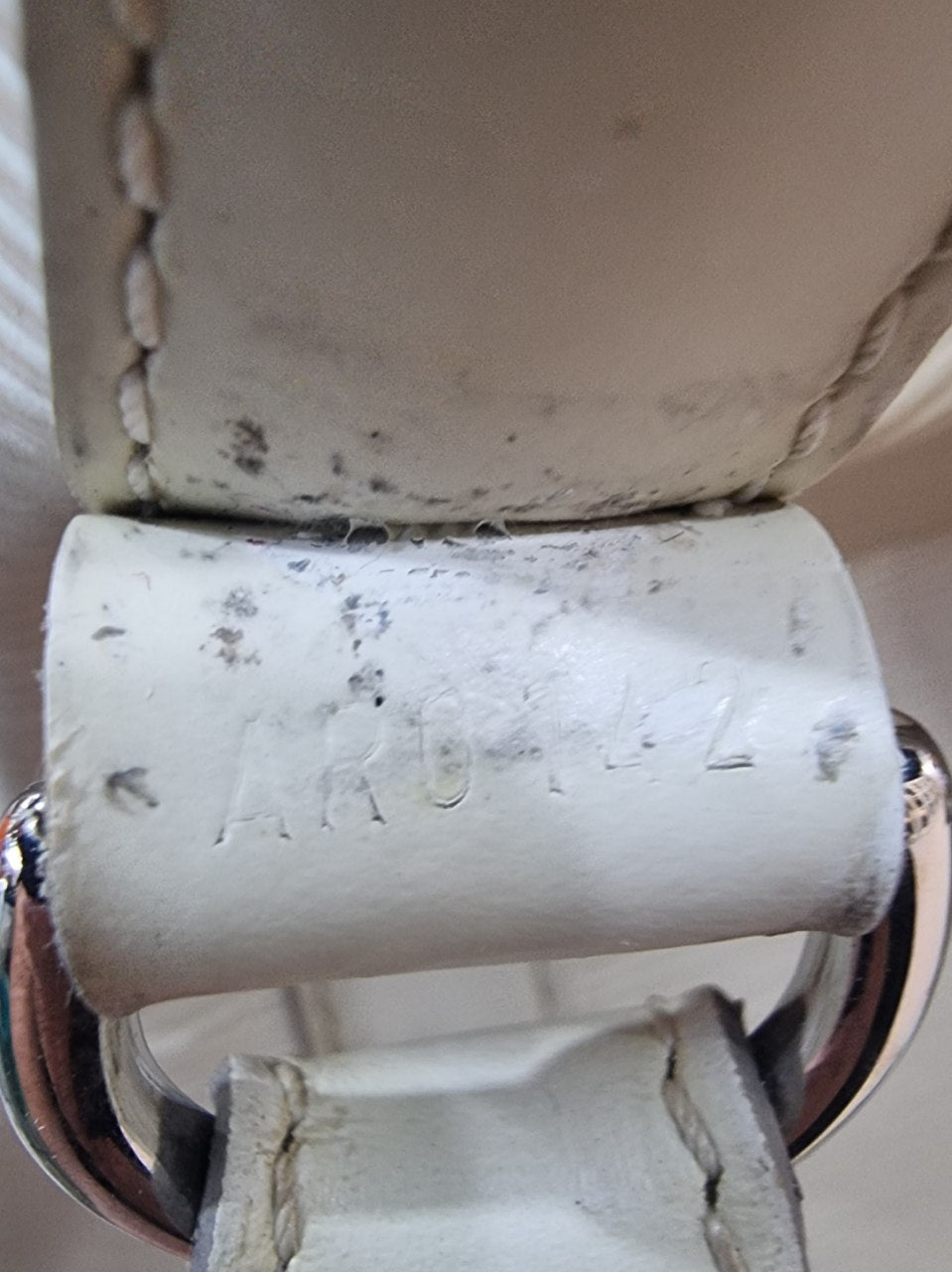 Louis Vuitton Noe Epi Leather Shw (Cream)