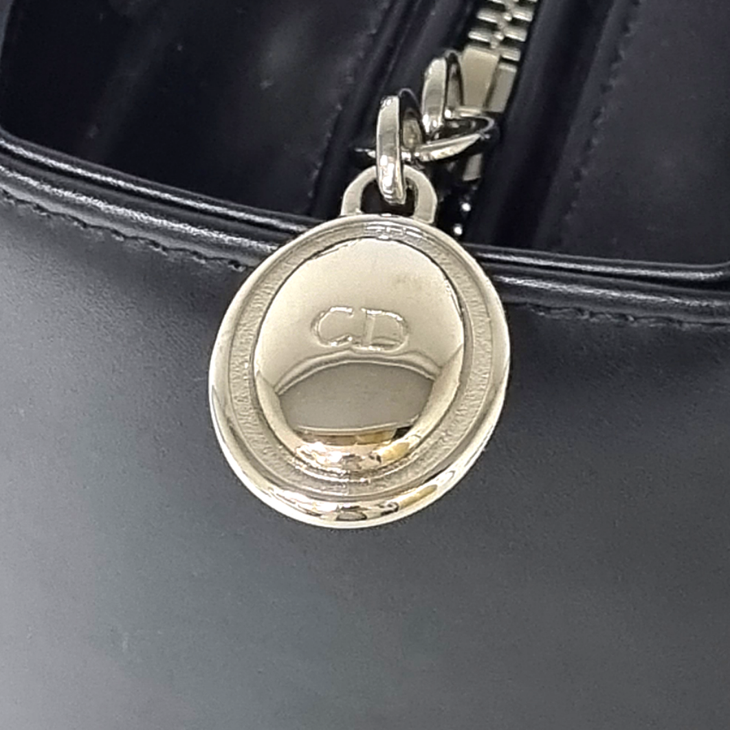 Christian Dior Lady Dior Medium Cannage Lambskin Patch Embellished Shw (Black)