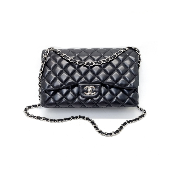 Chanel Classic Jumbo Double Flap Lambskin Shw (Black)