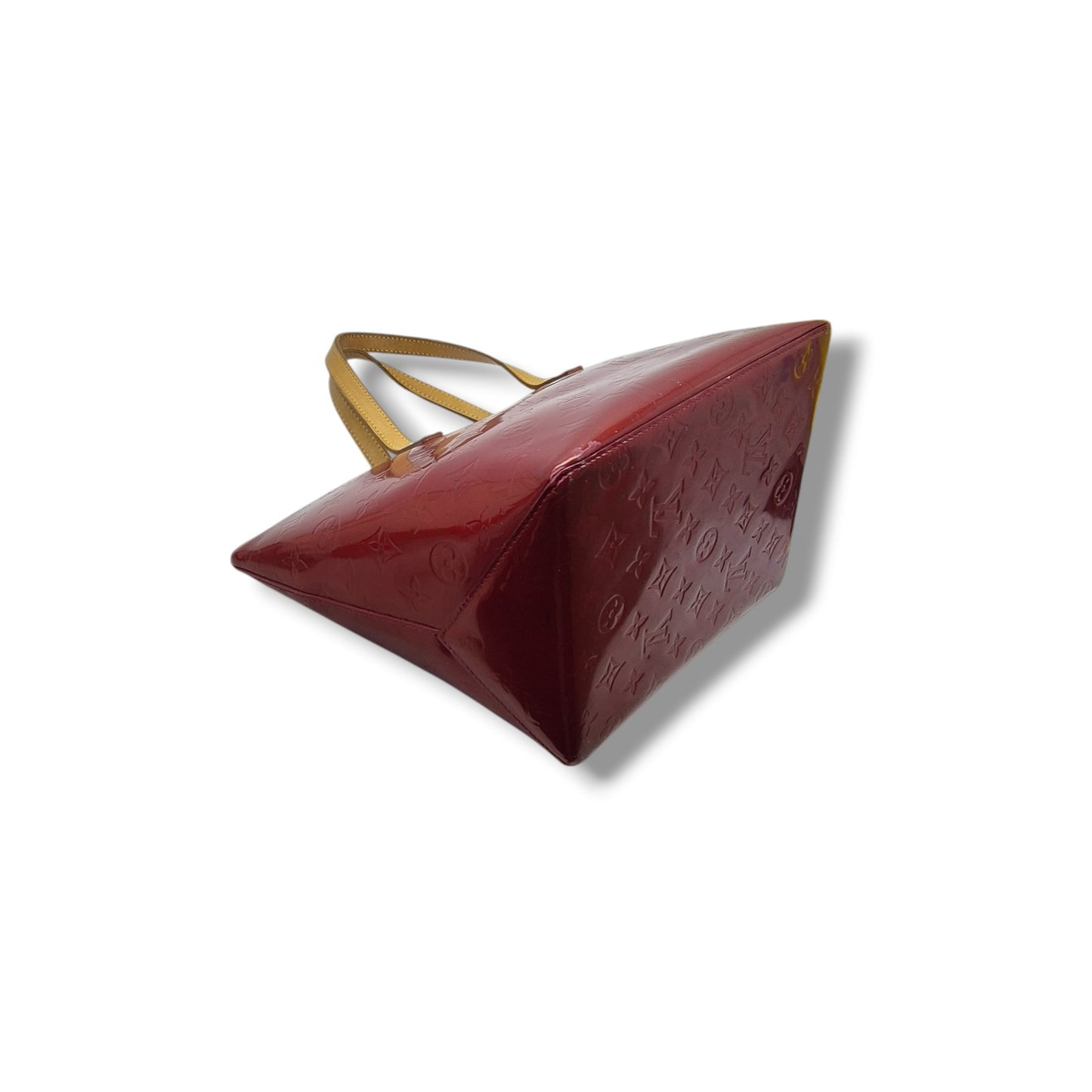 Louis Vuitton Bellevue PM Monogram Pomme D'Amour Ghw