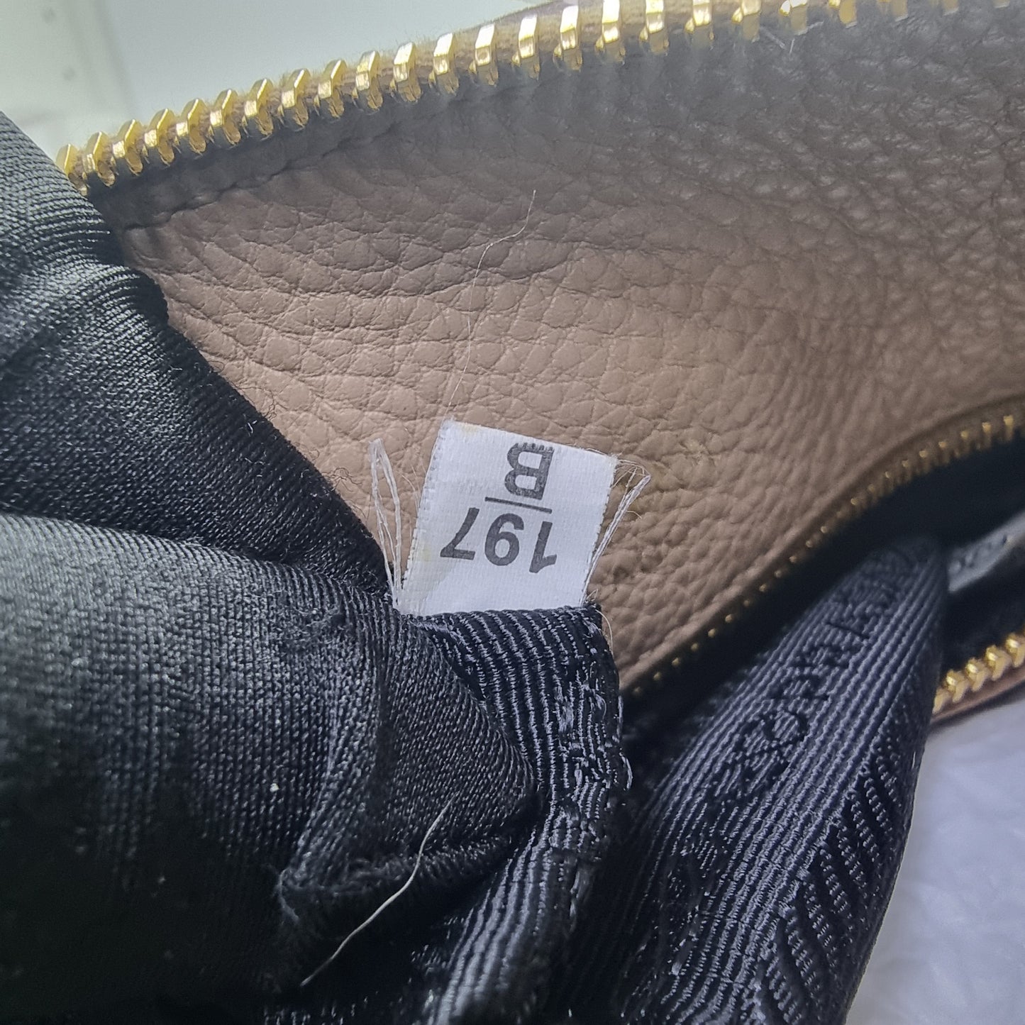 Prada 1BC032 Vitello Phenix Leather Tote Ghw (Cammeo)